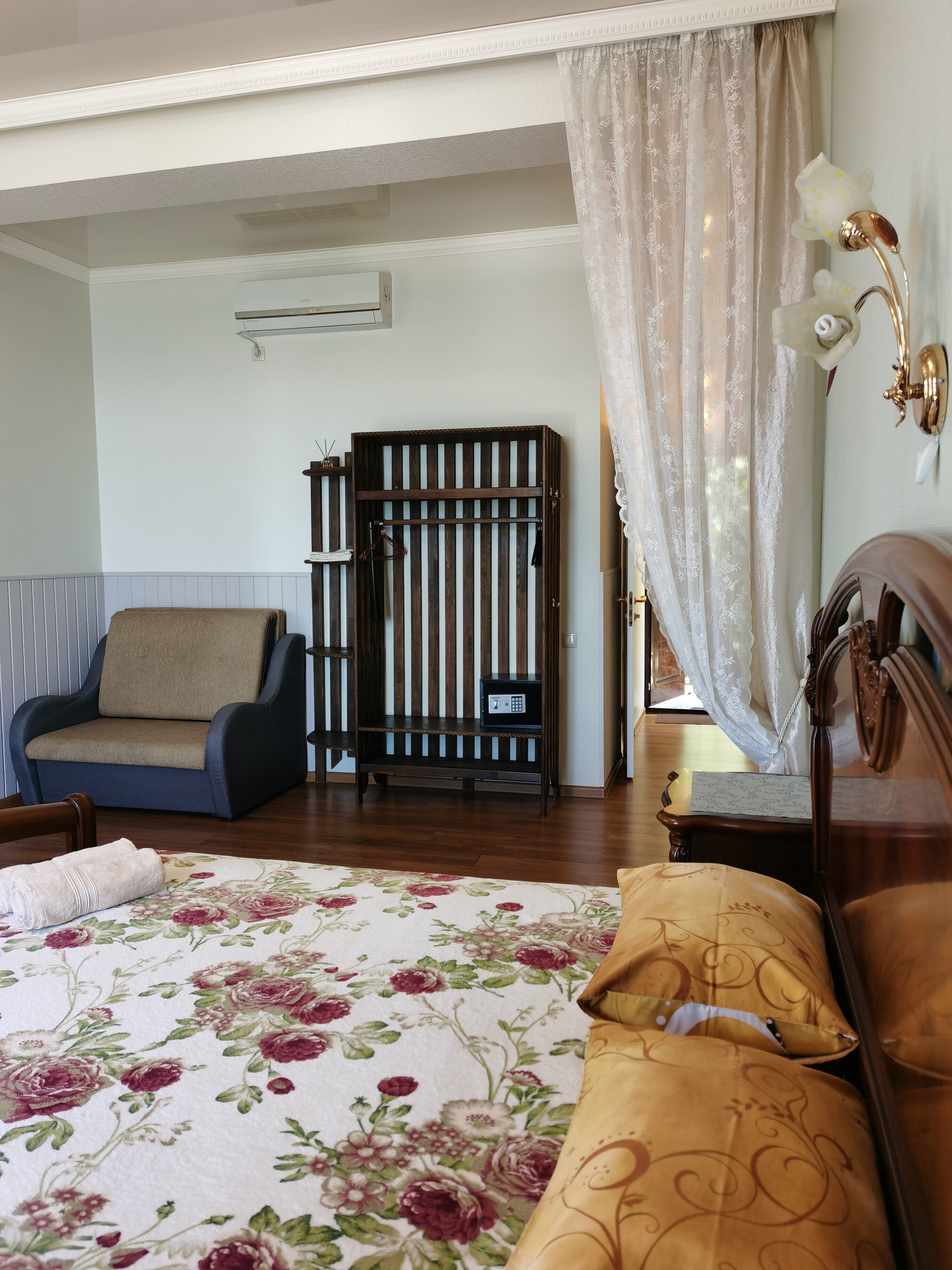 Трехместная комната с балконом с видом на море и собственной ванной комнатой