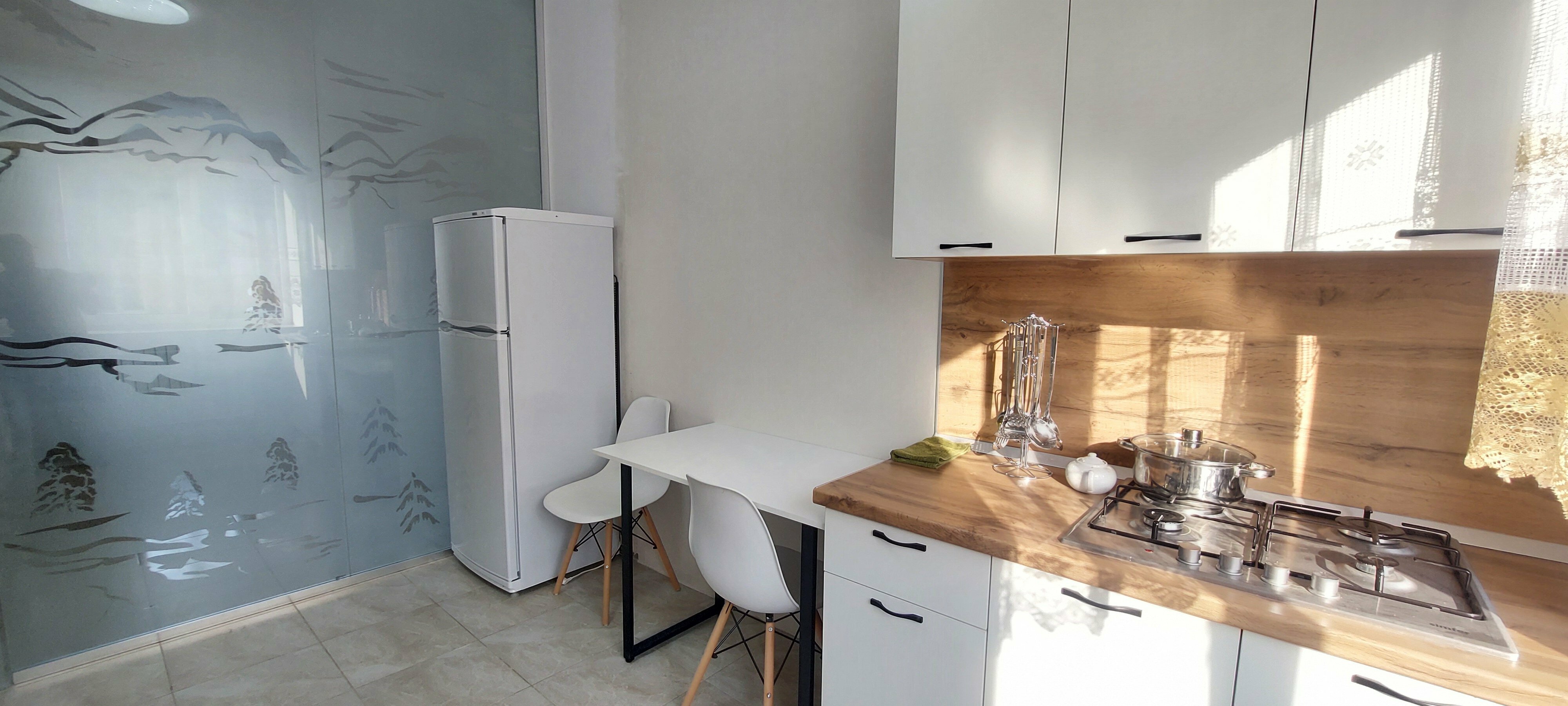 Трехместный номер с собственной ванной комнатой