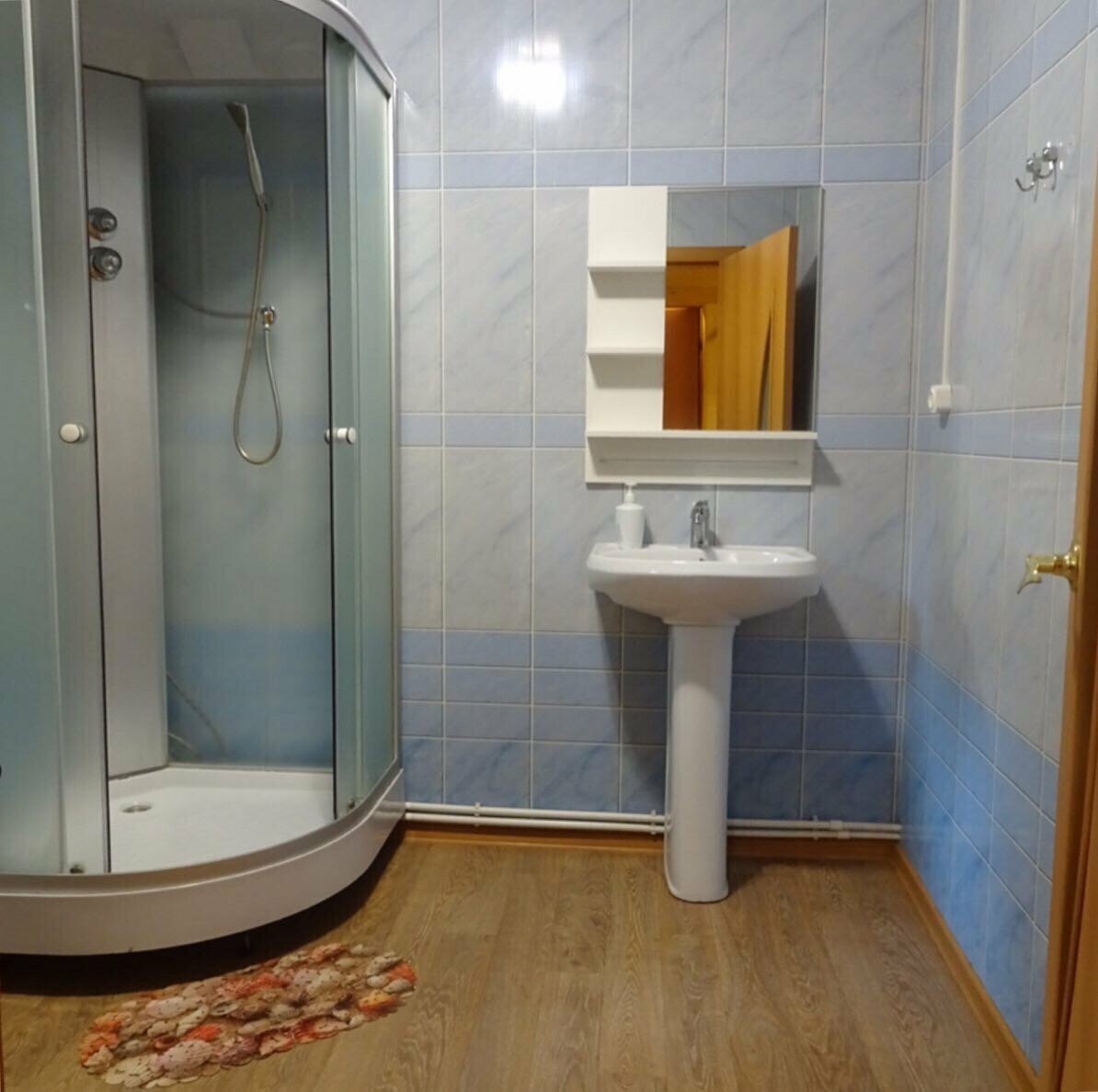 Коттедж с балконом