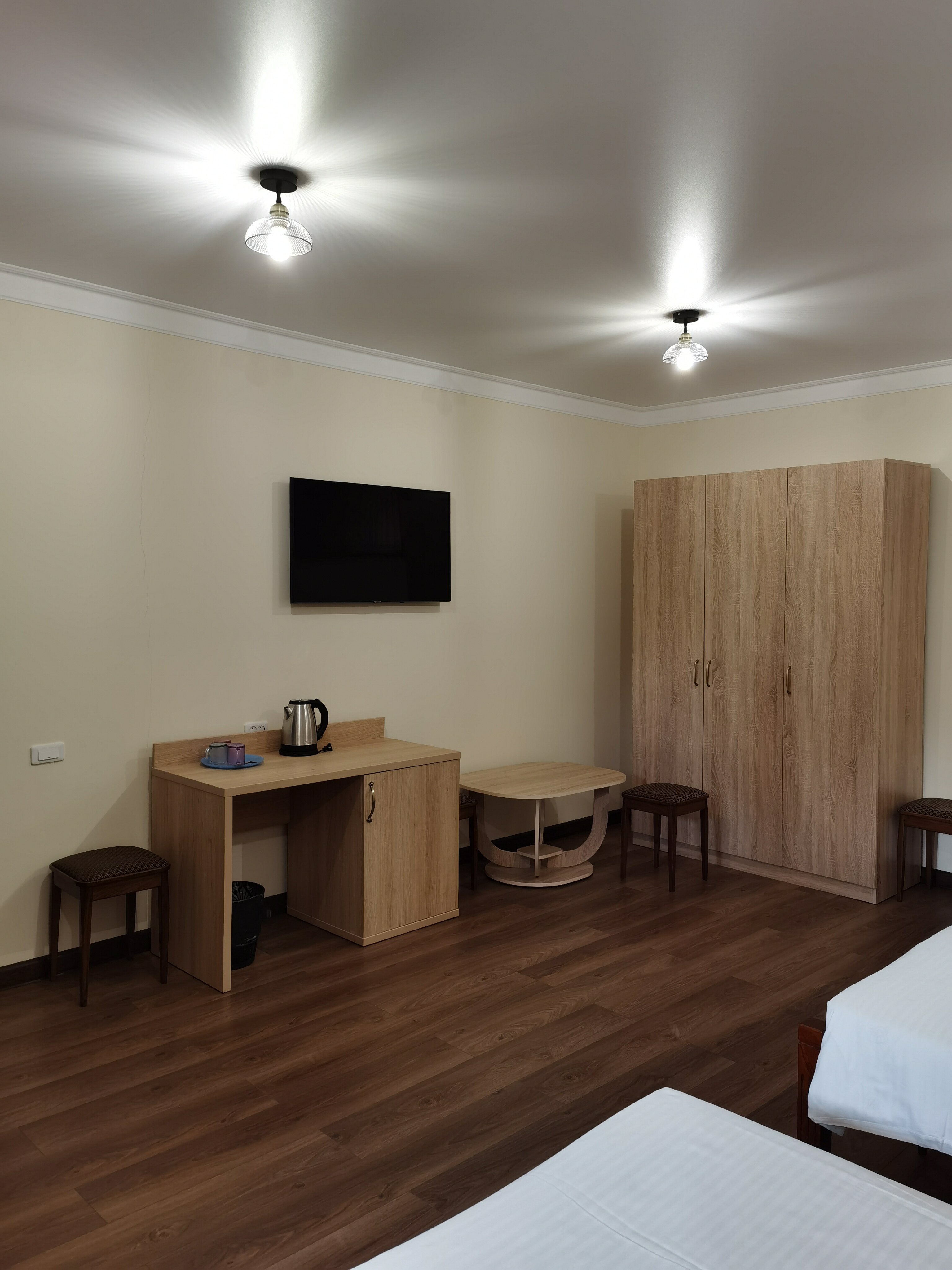 Четырехместный номер с ванной комнатой