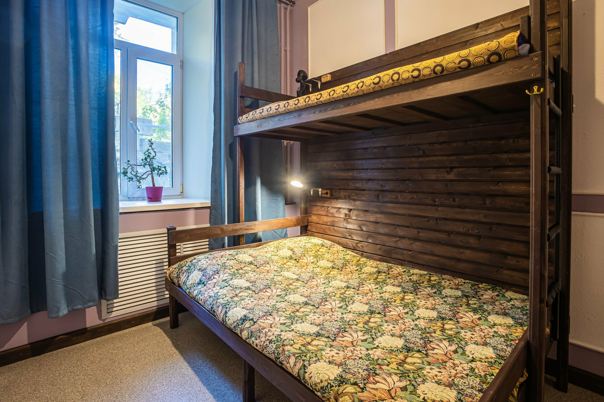 Трехместный номер с видом на город