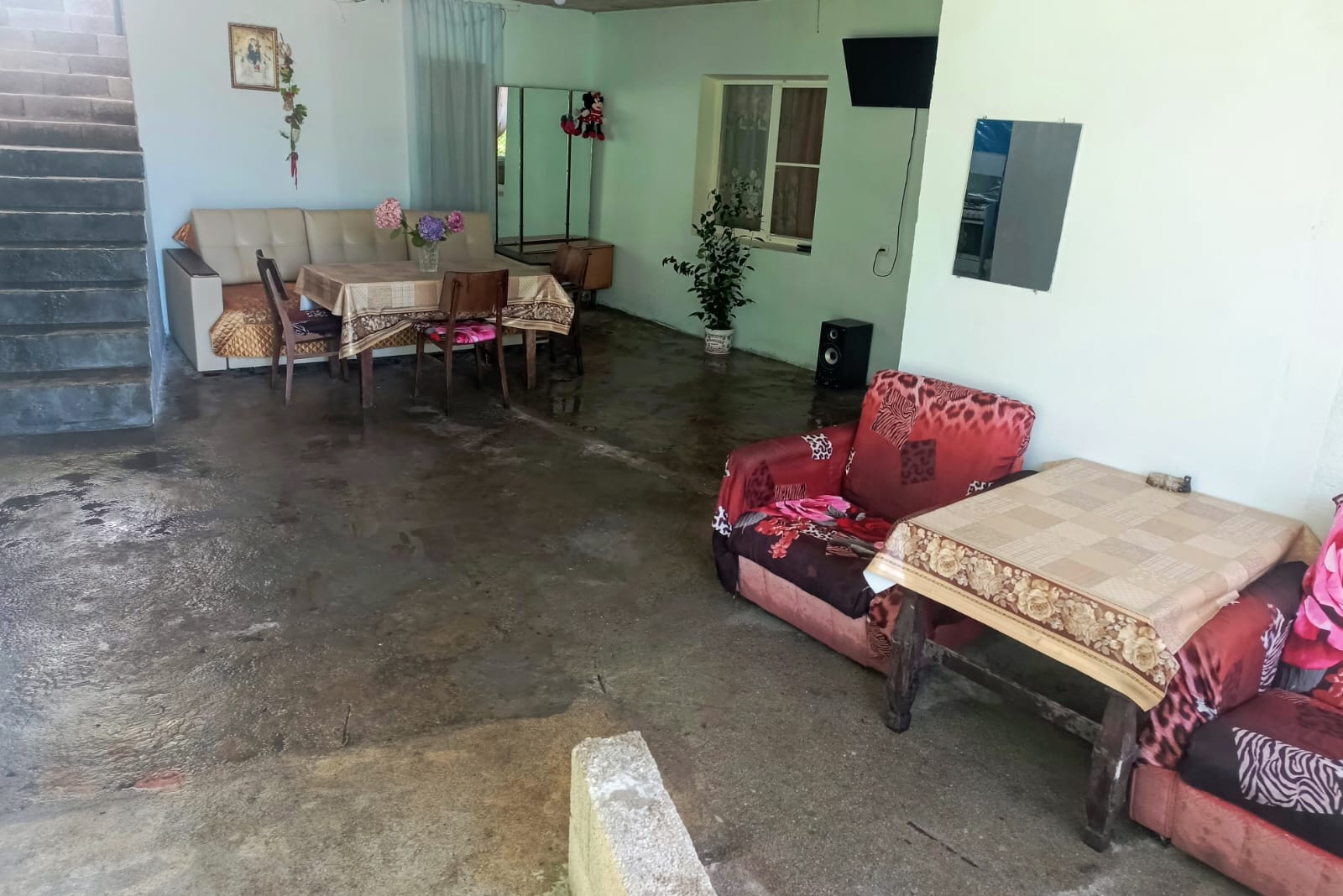 Трехместный номер «Комфорт» с душем