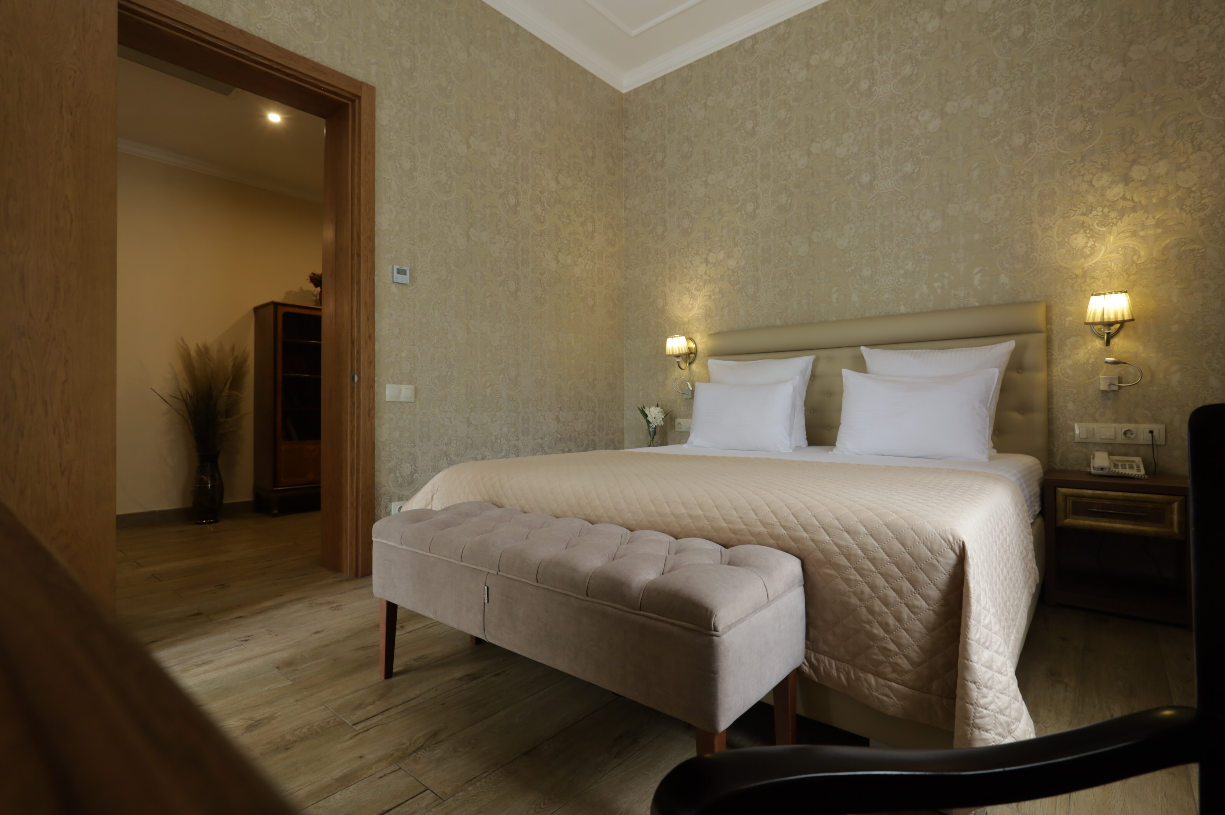 Апартаменты трехкомнатные с террасой вид на парк/горы. Главный корпус 5*