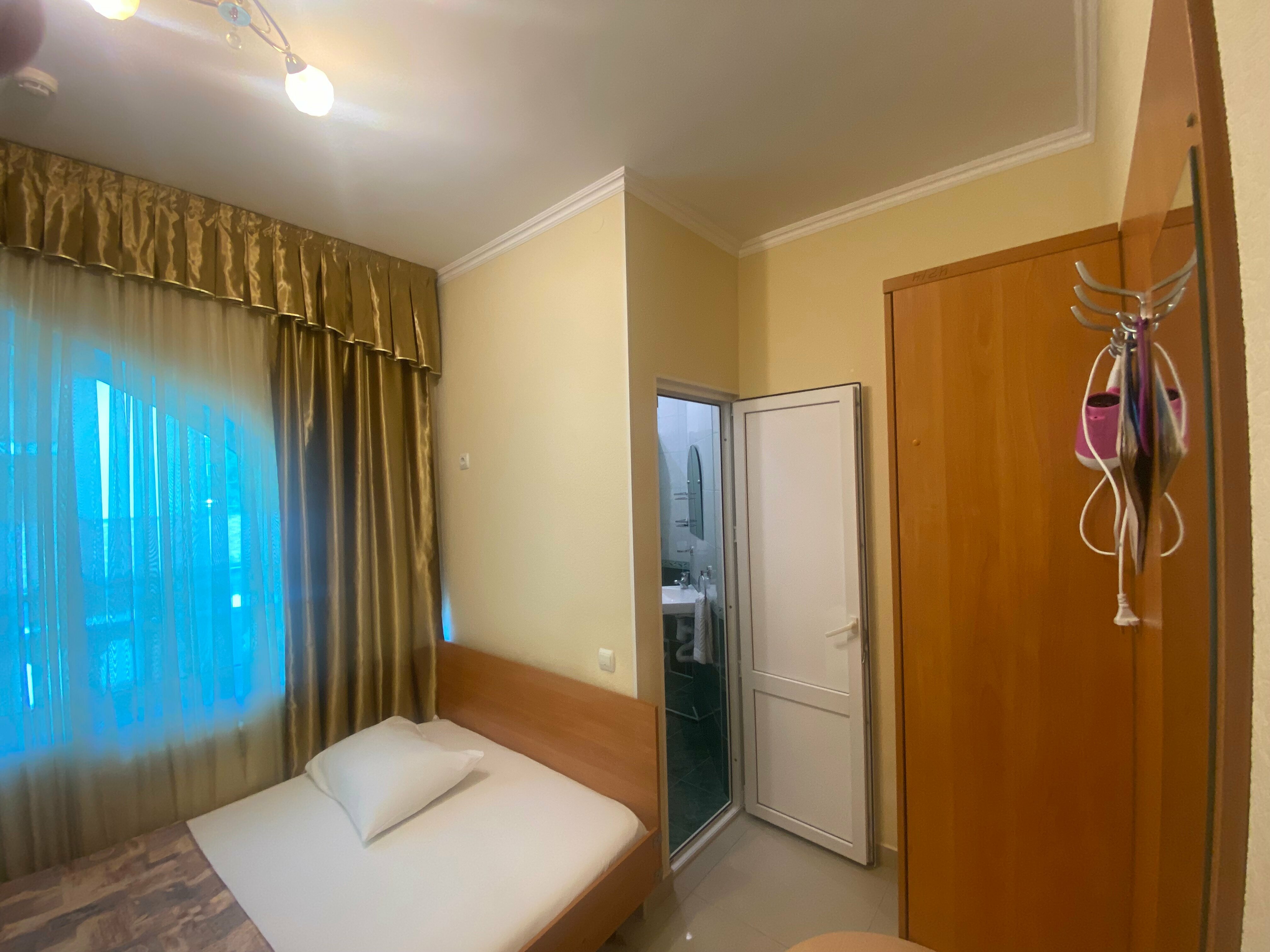 Двухместный номер эконом-класса с 1 кроватью или 2 отдельными кроватями