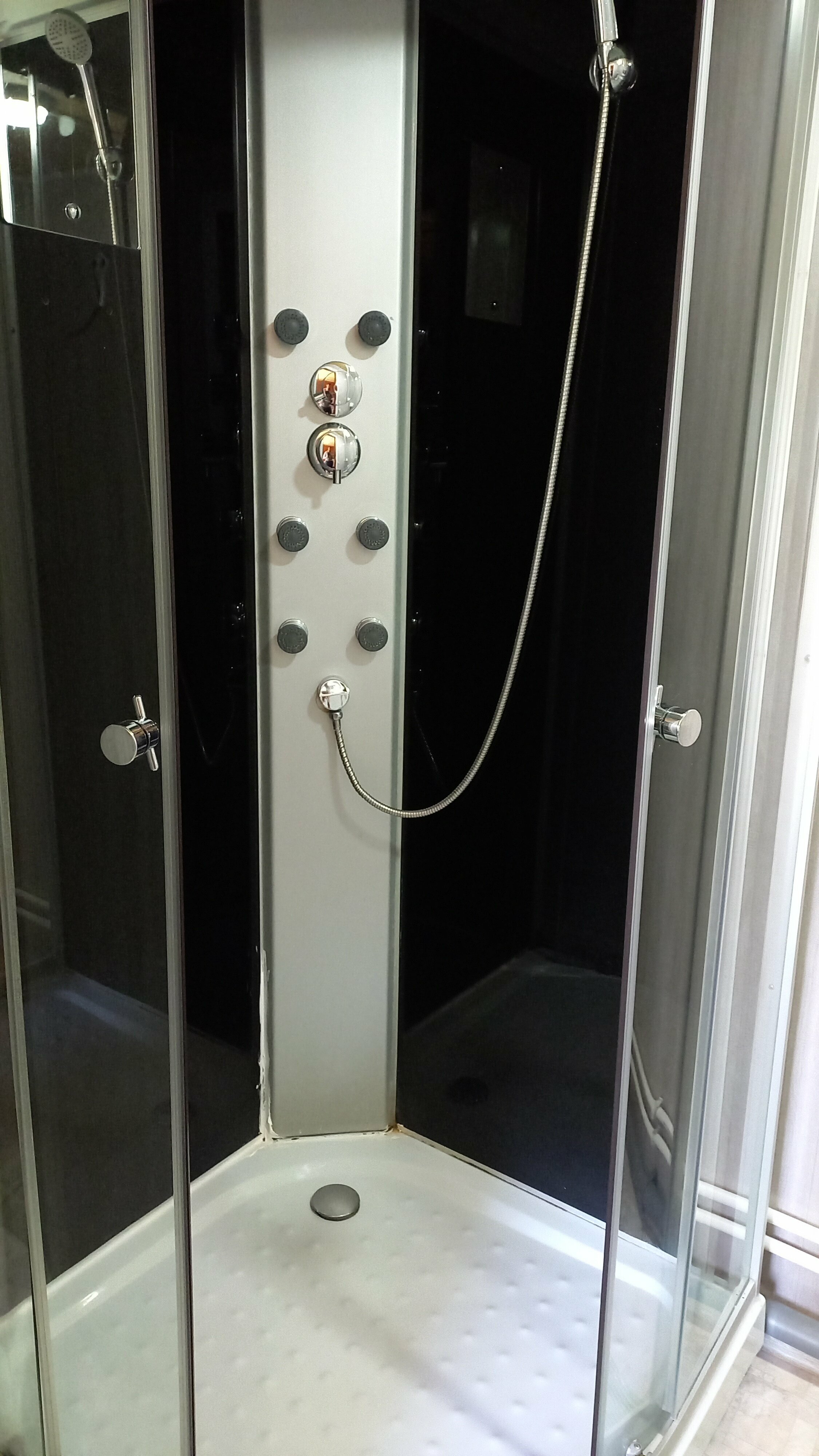 Трехместный номер с душем