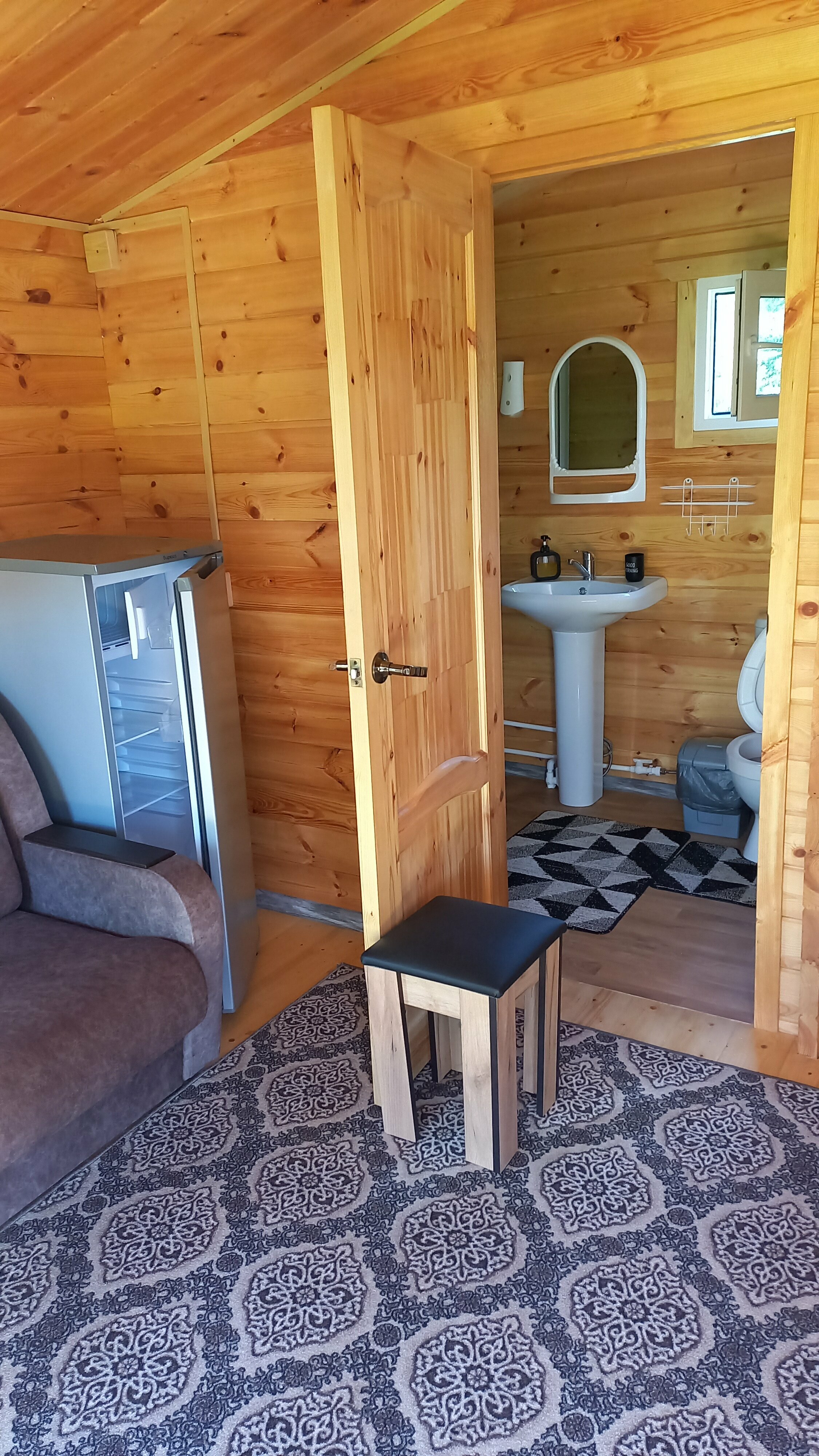 Трехместный номер «Комфорт» с душем