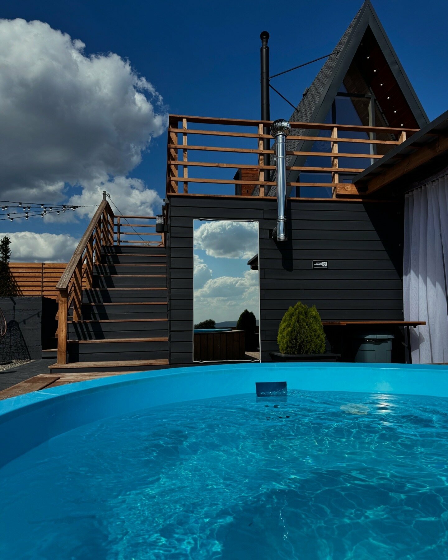 Дом с видом на озеро