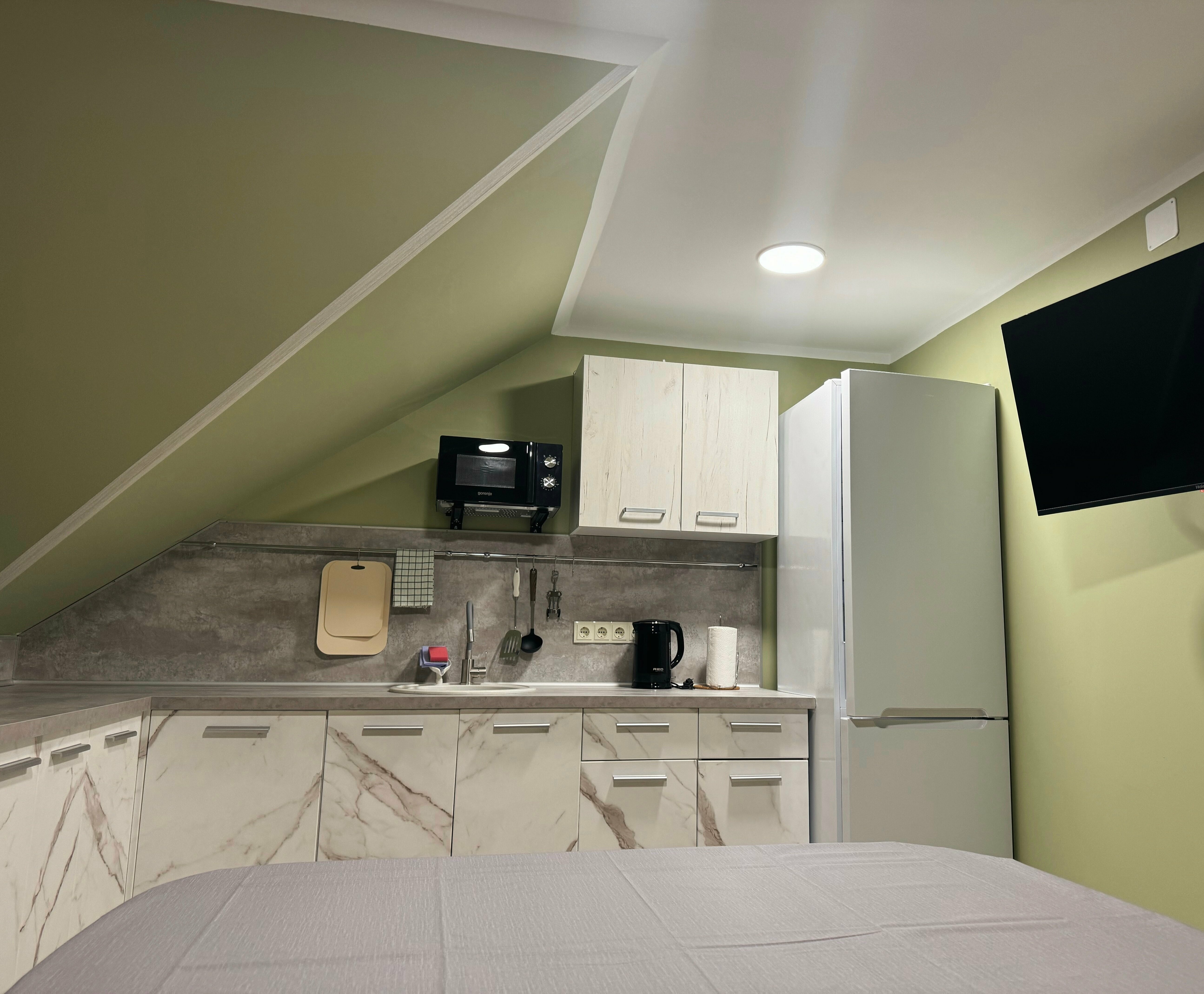 Трехместный номер «Комфорт» с душем