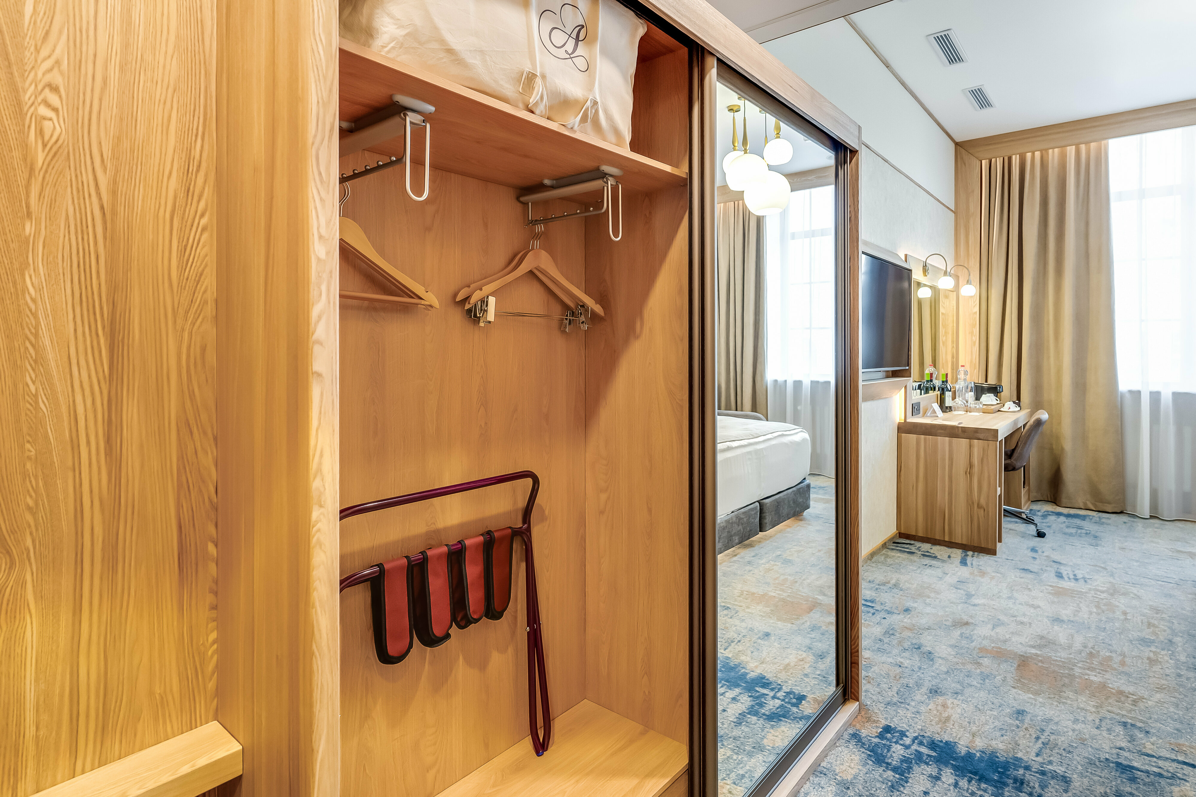 Улучшенный двухместный номер с 1 кроватью или 2 отдельными кроватями, вид на город