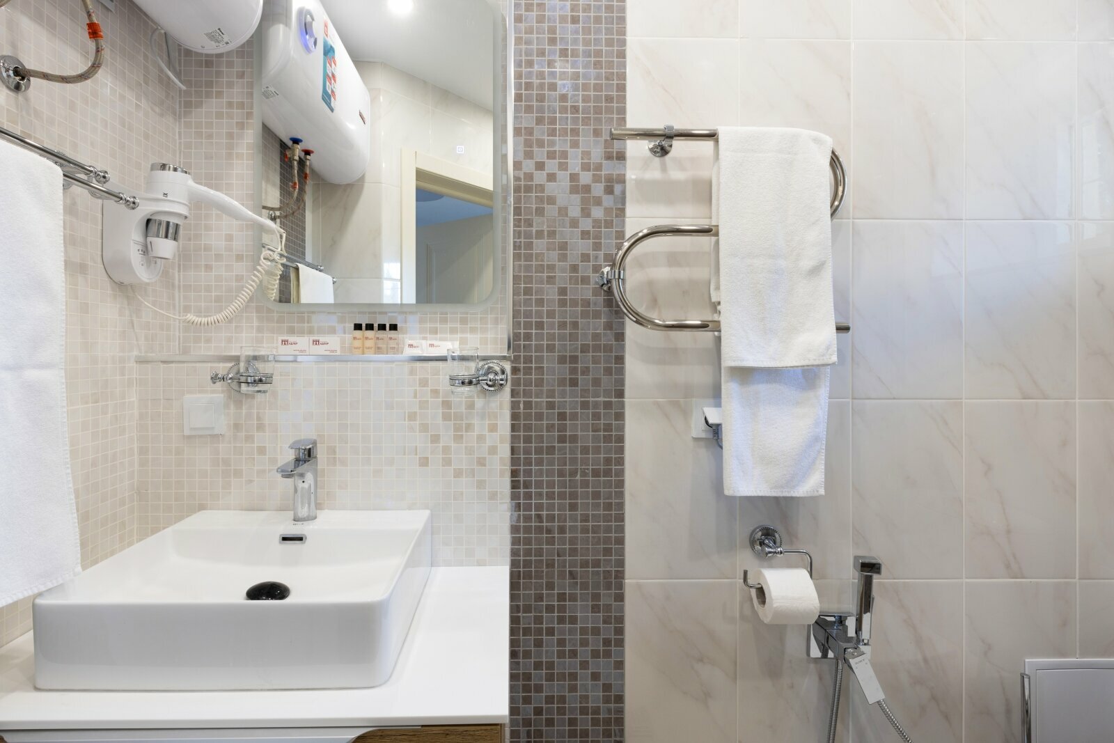 Двухместный номер с 1 кроватью или 2 отдельными кроватями и балконом