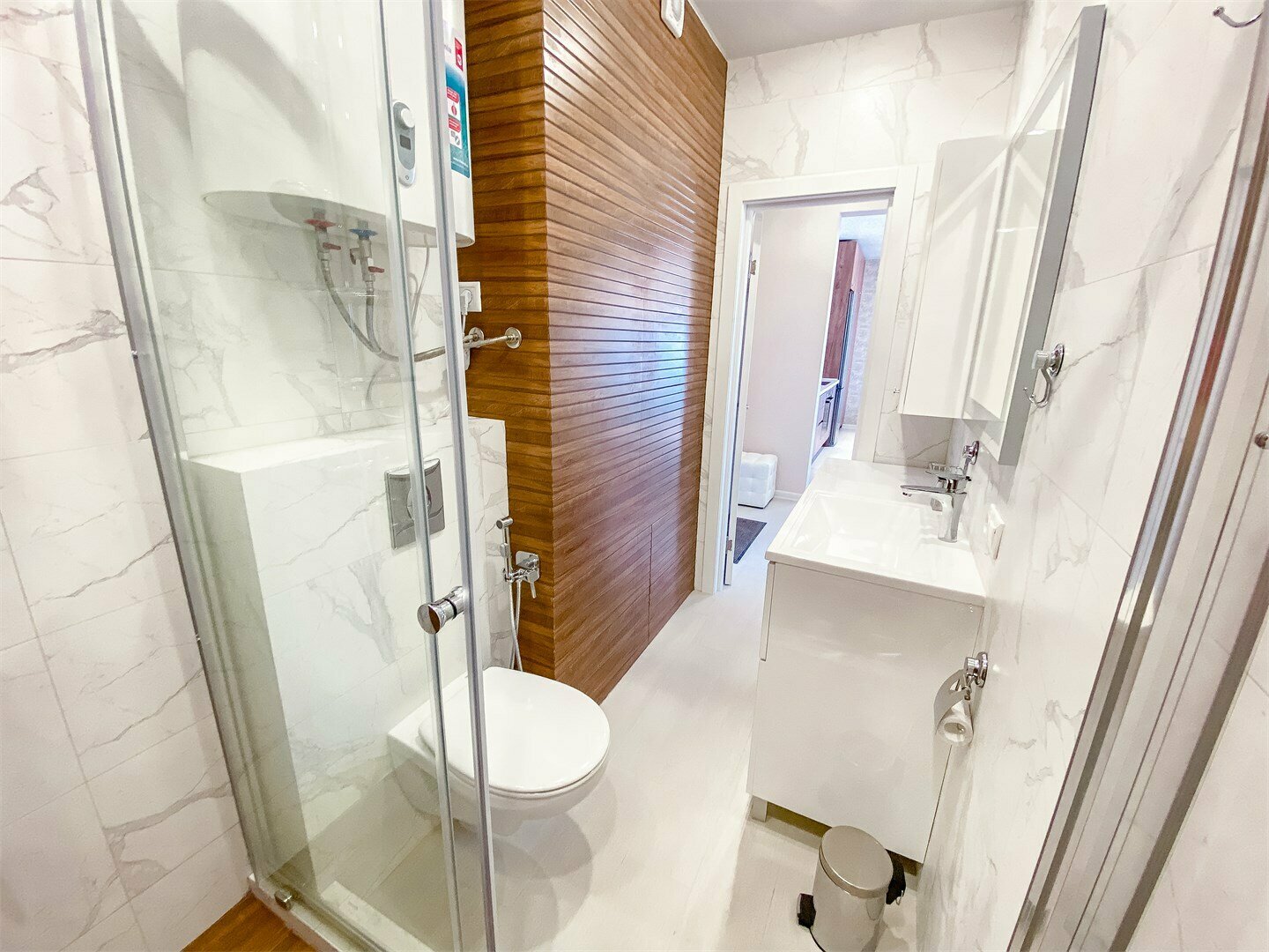 Cемейный номер с собственной ванной комнатой