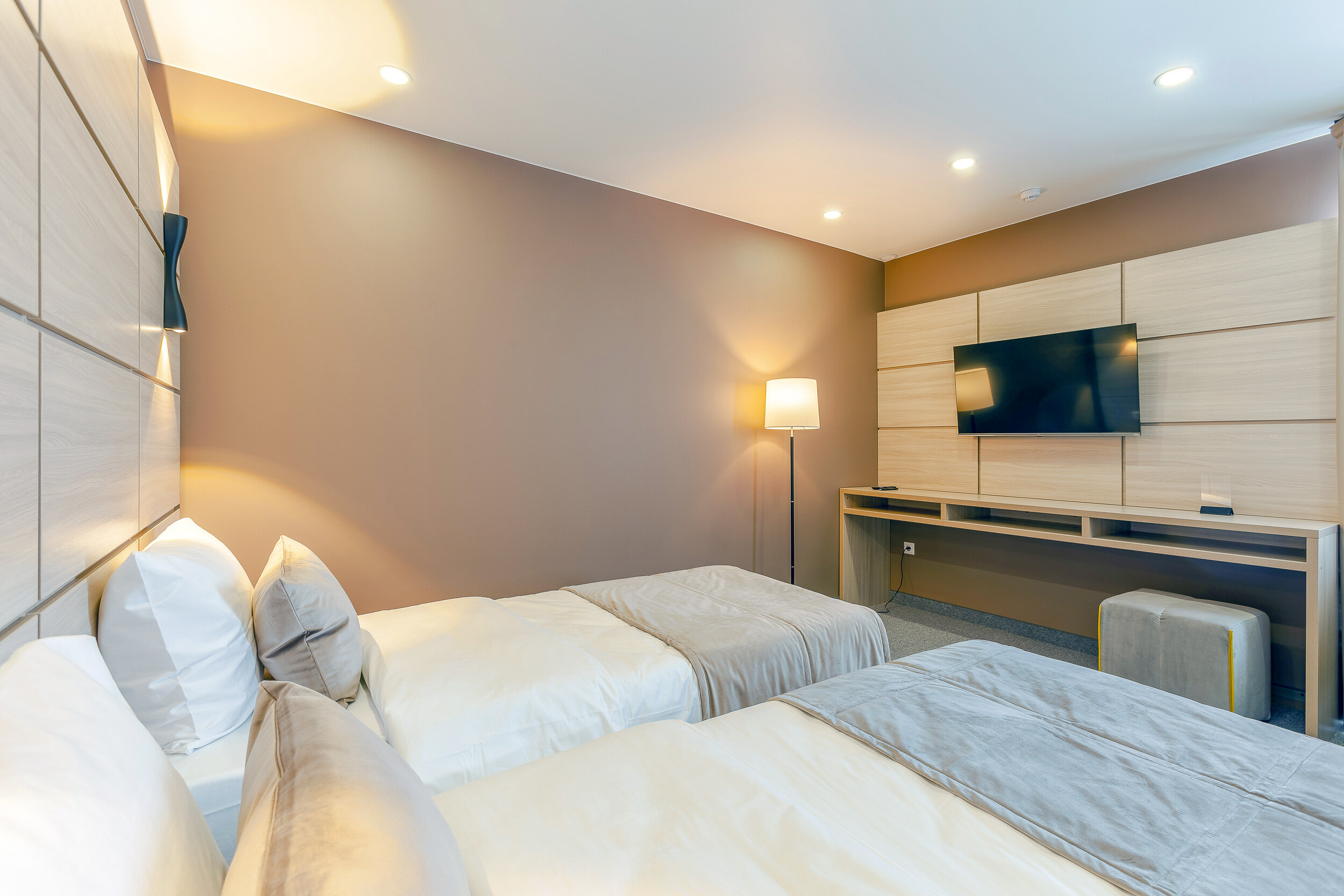 Улучшенный двухместный номер с 1 кроватью или 2 отдельными кроватями, вид на город