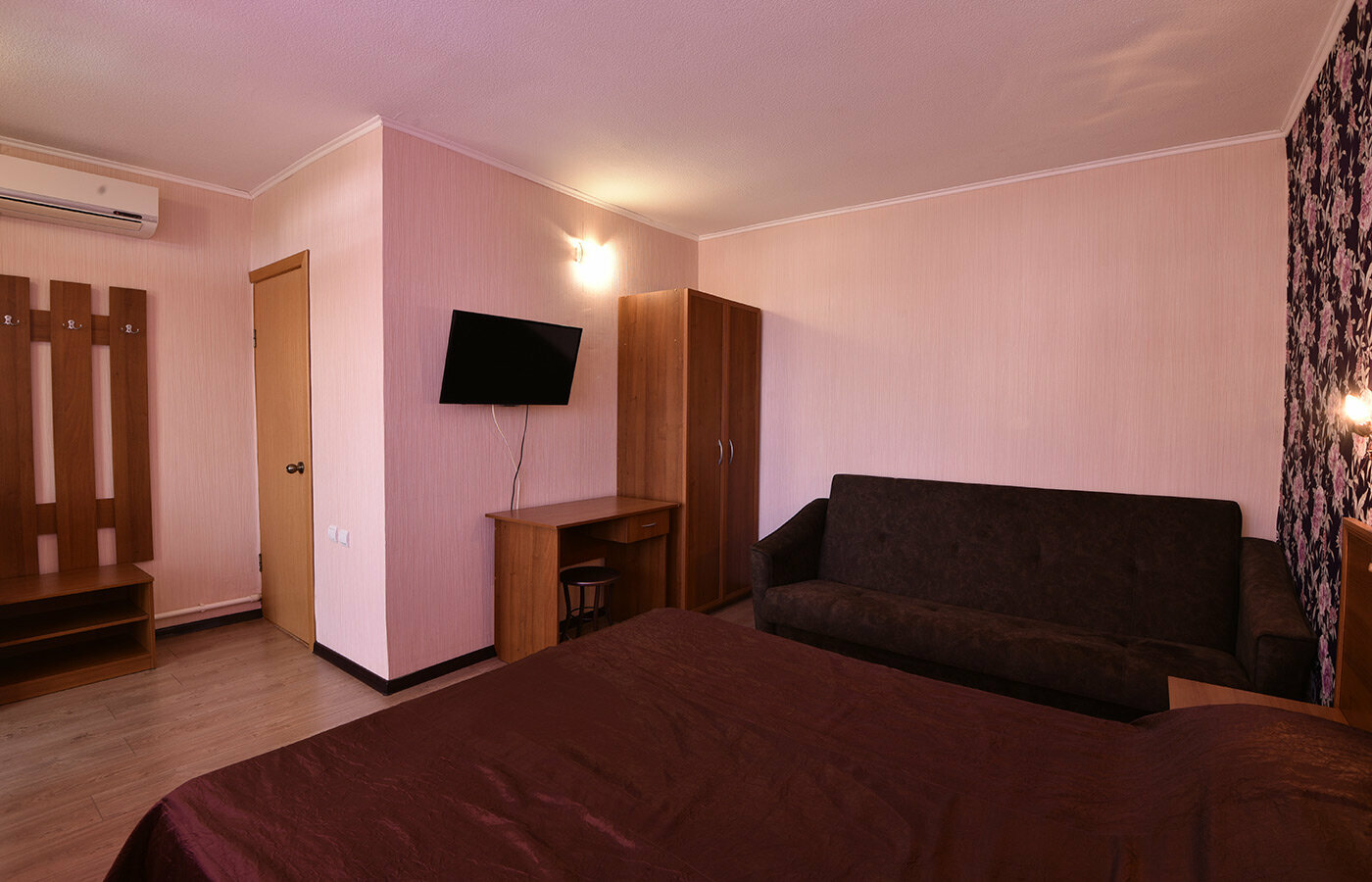 Улучшенный трехместный номер с видом на море