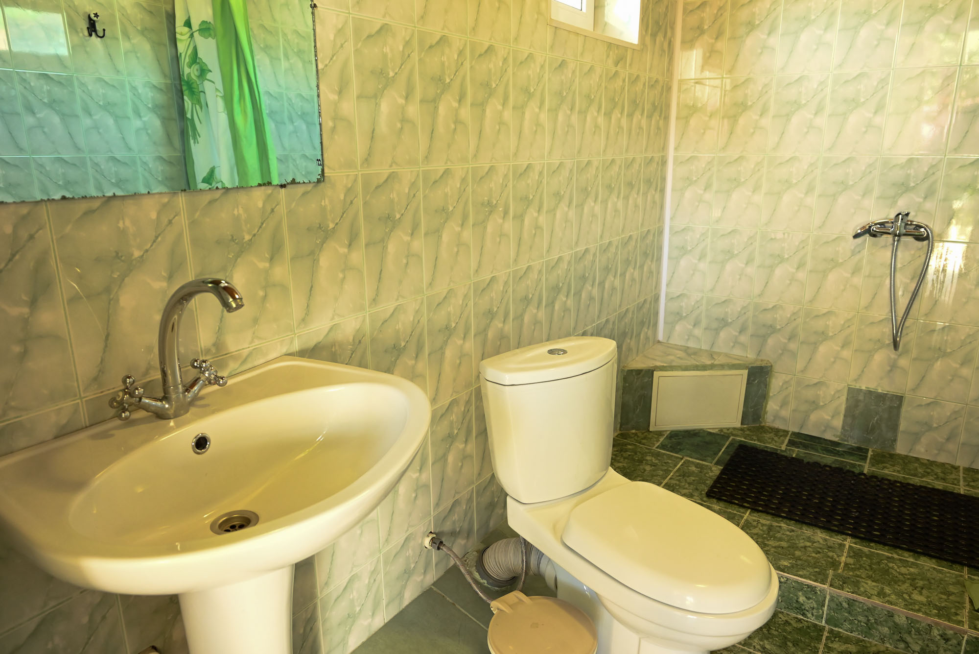 Двухместный номер с 2 отдельными кроватями и окном