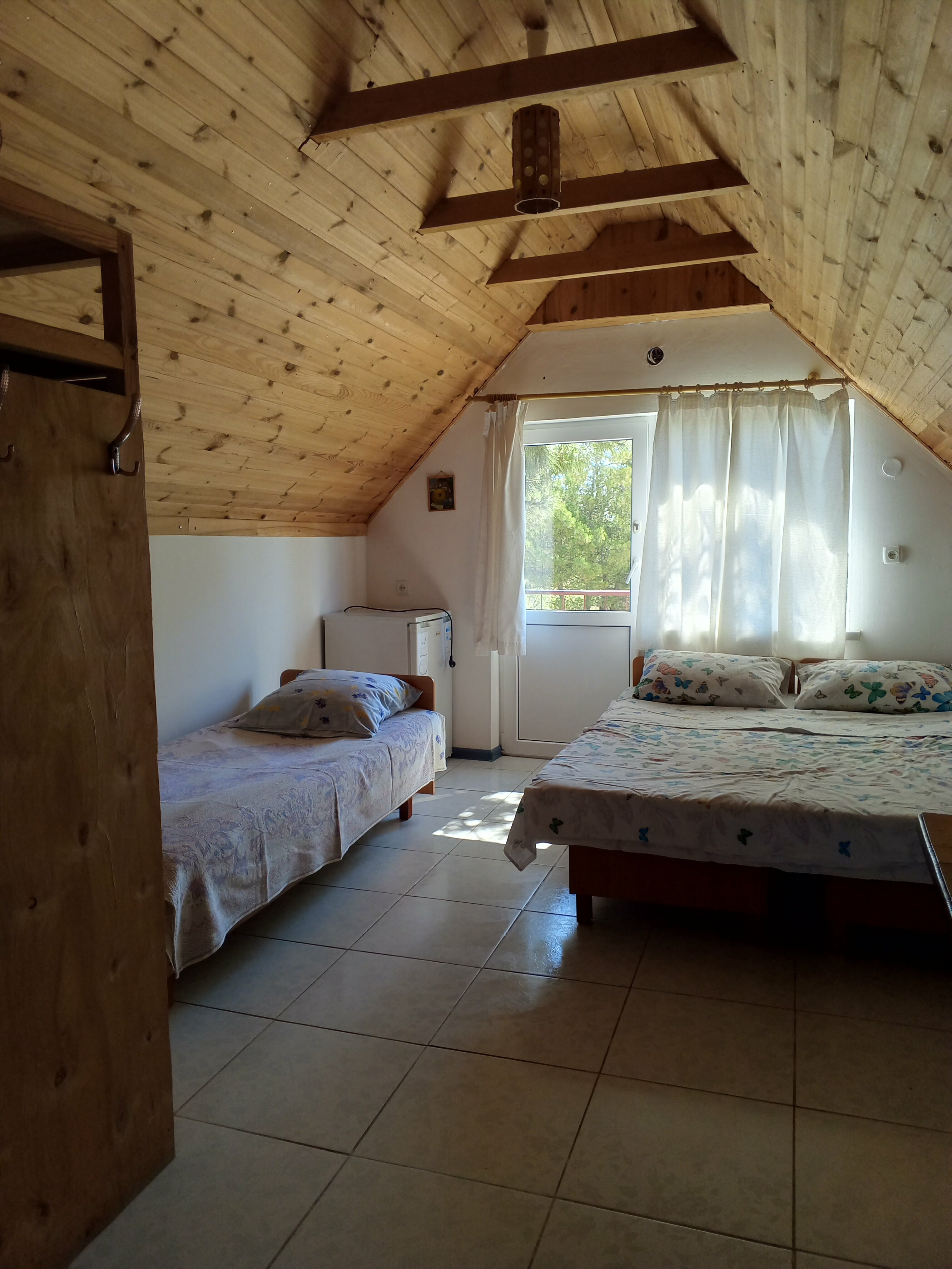 Трехместный номер «Комфорт» с душем