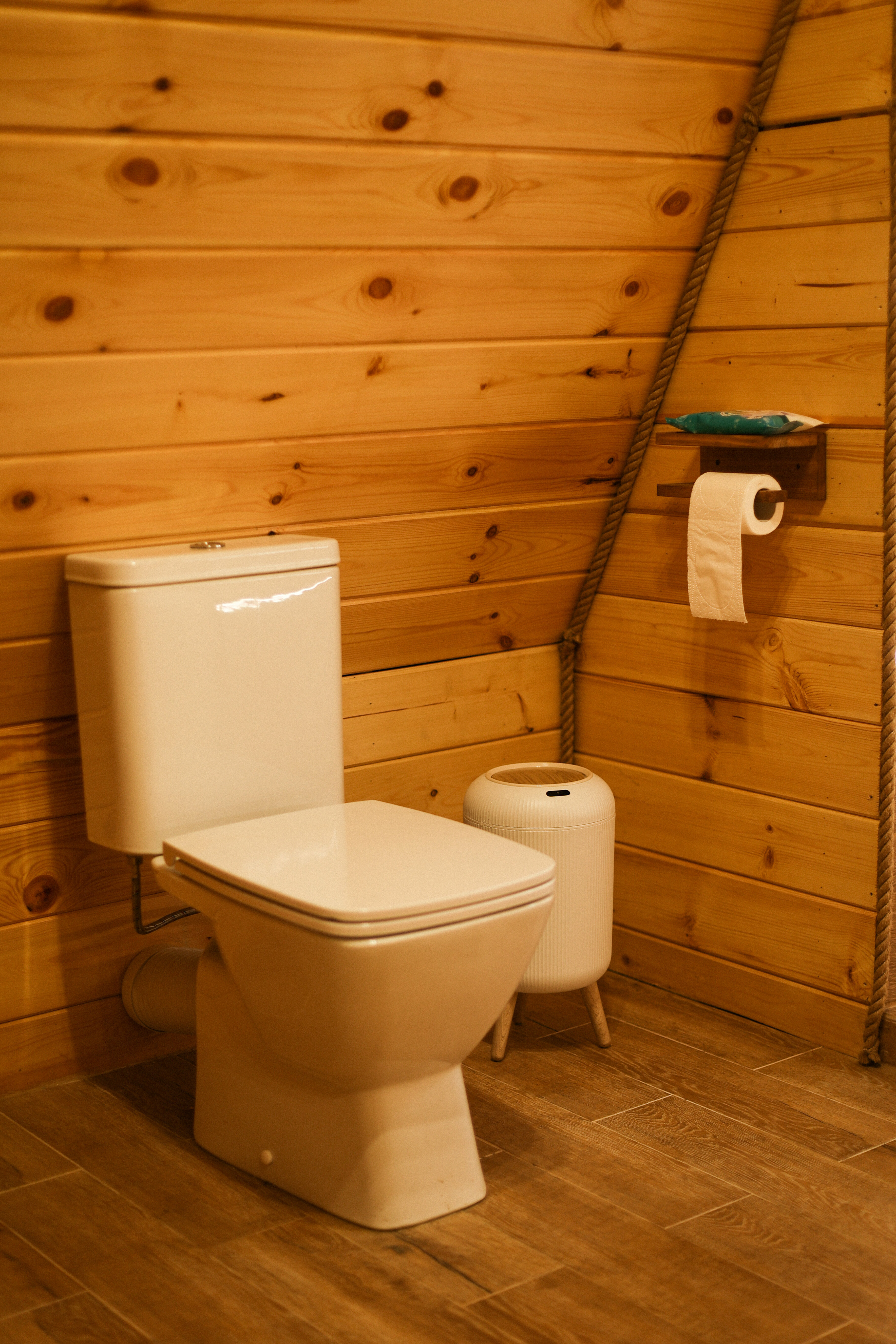 Дом с балконом