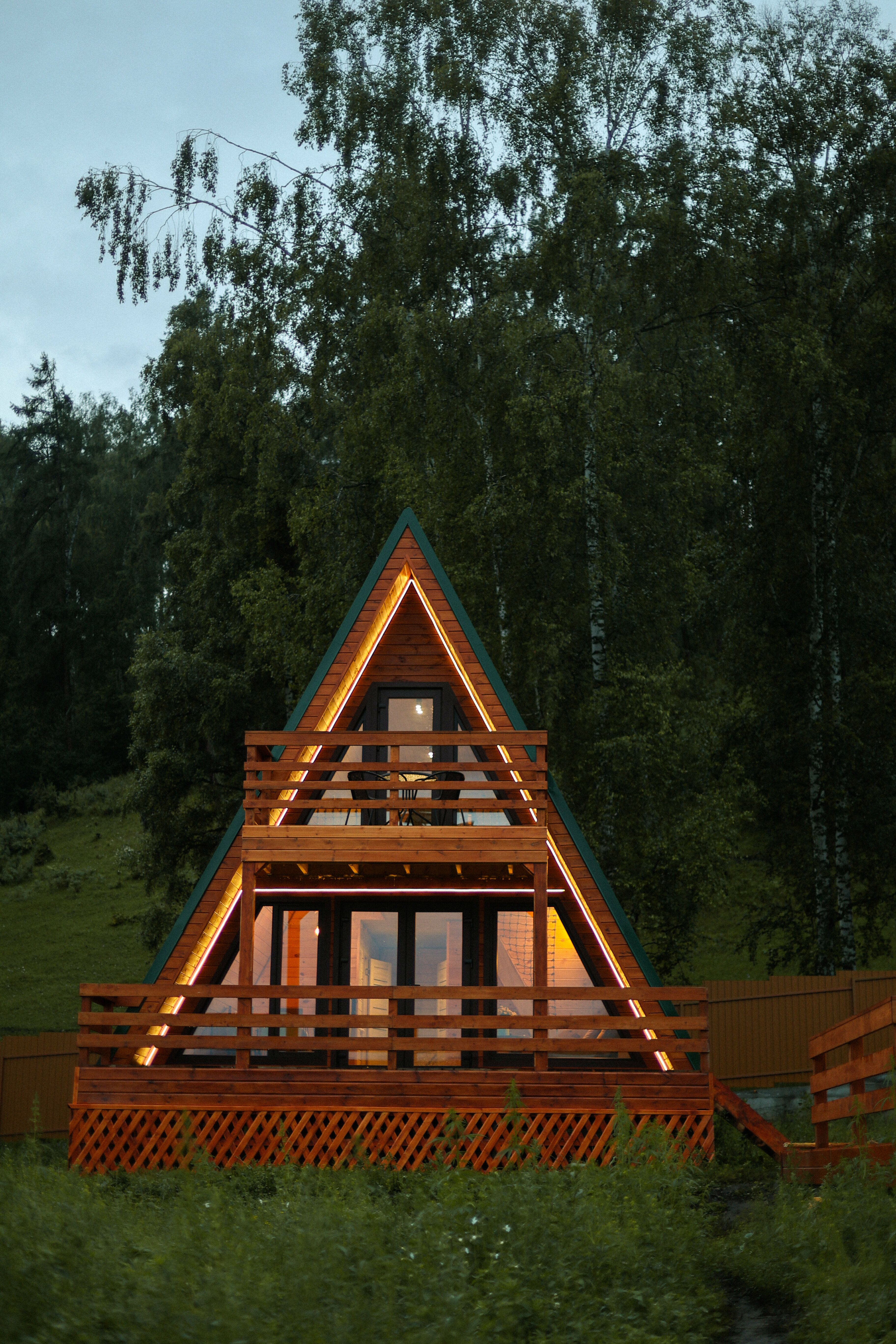 Дом с балконом