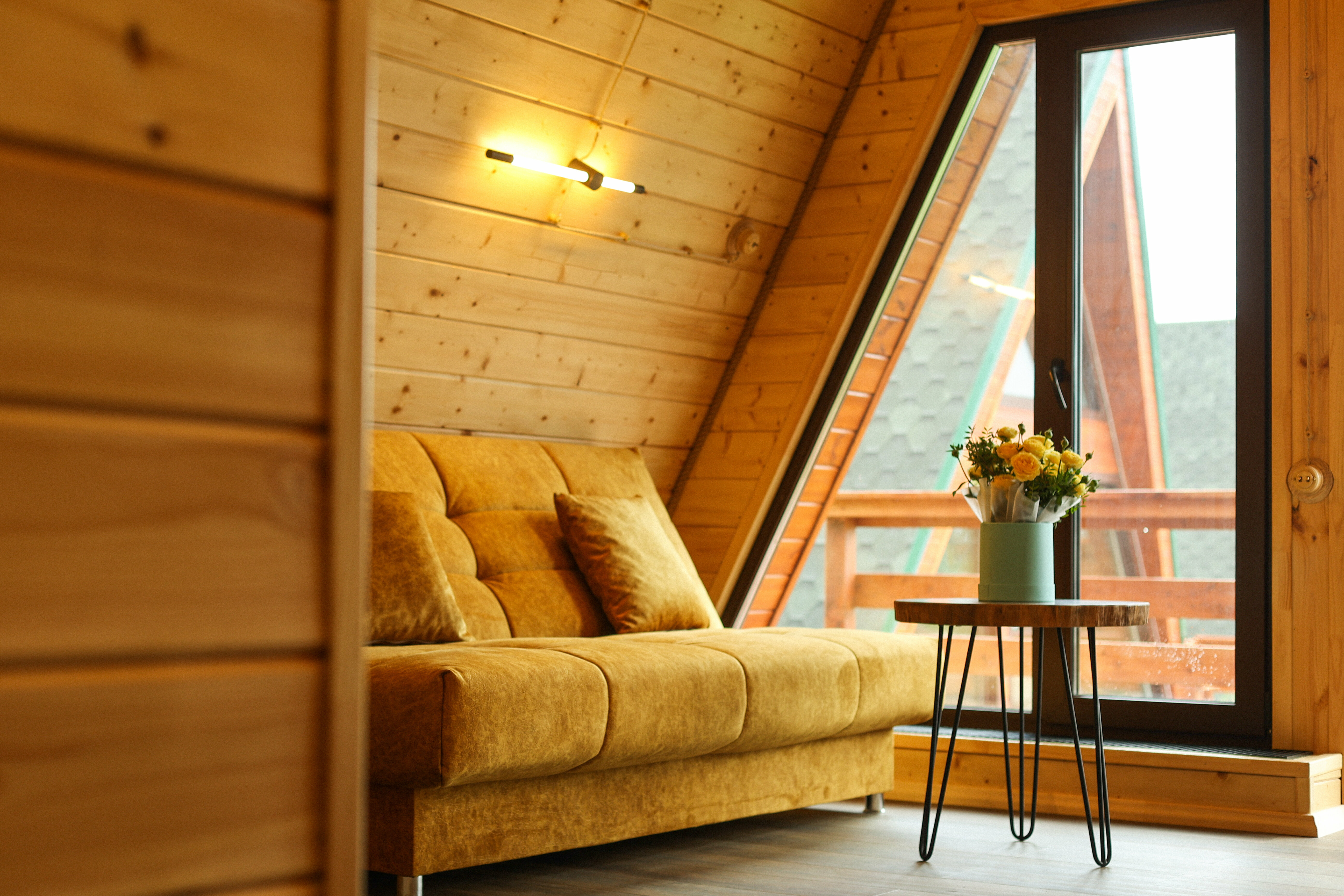 Дом с балконом