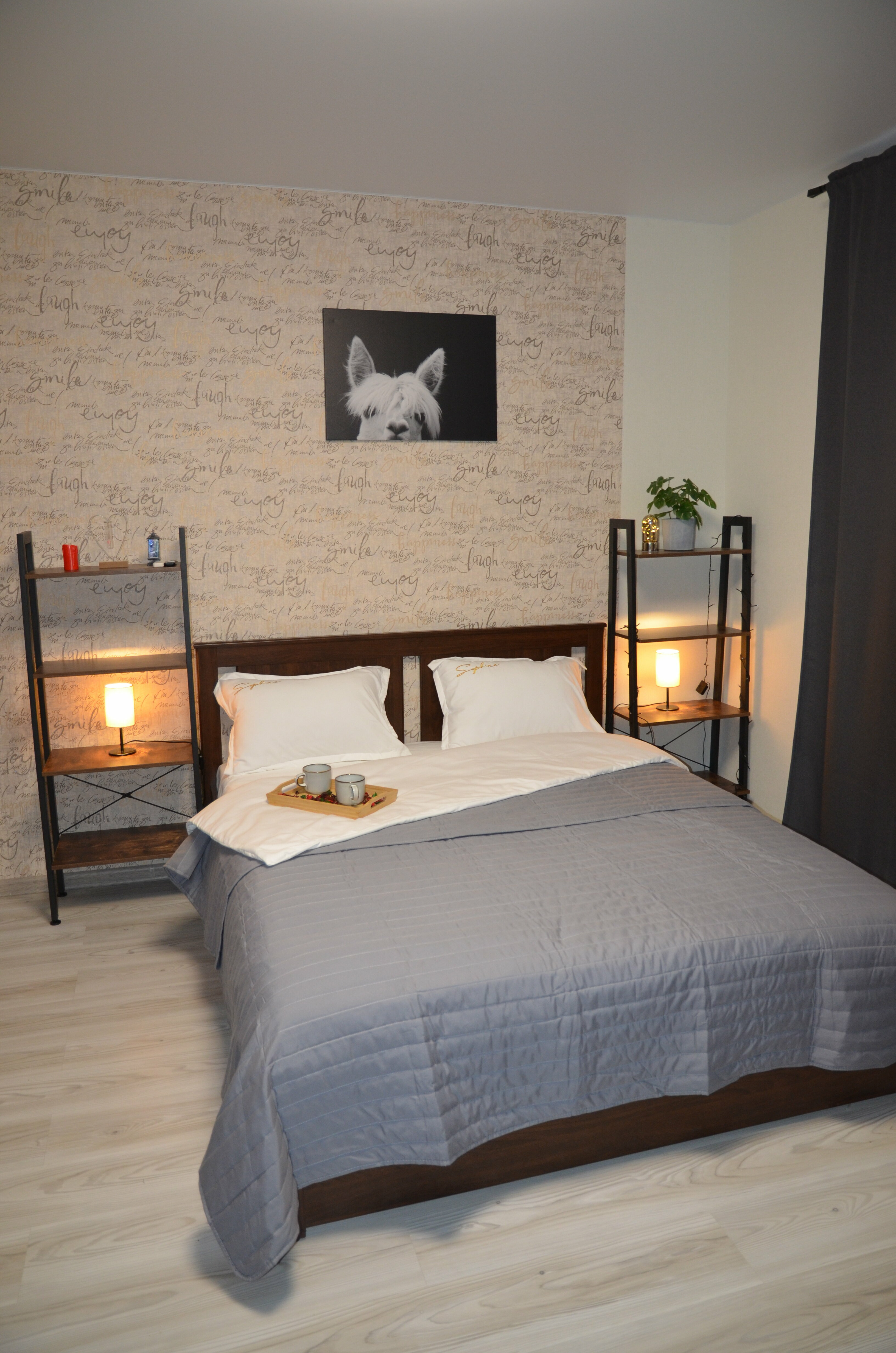 Номер-студия с кроватью размера "king-size" и диван-кроватью