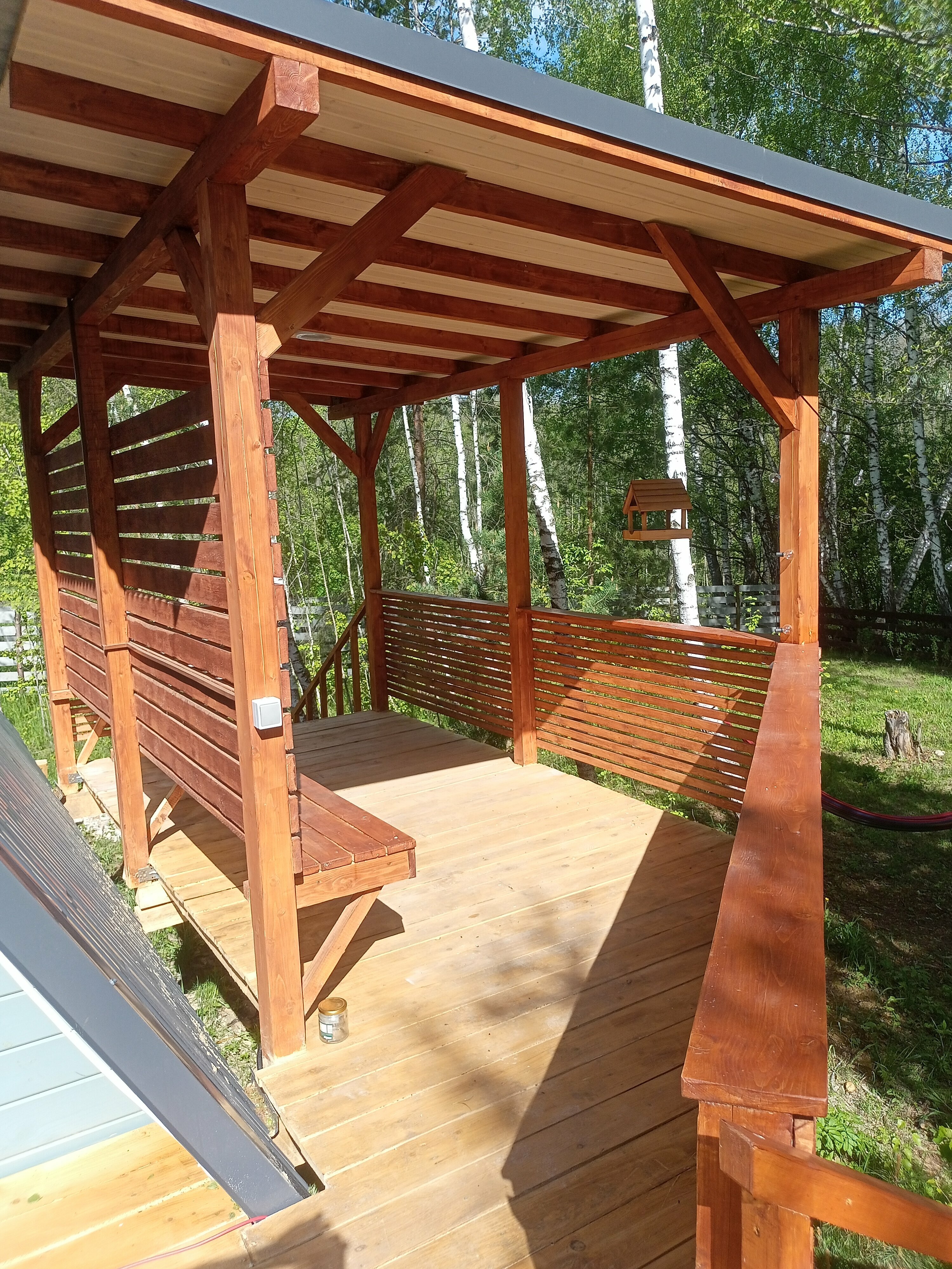 Дом с балконом