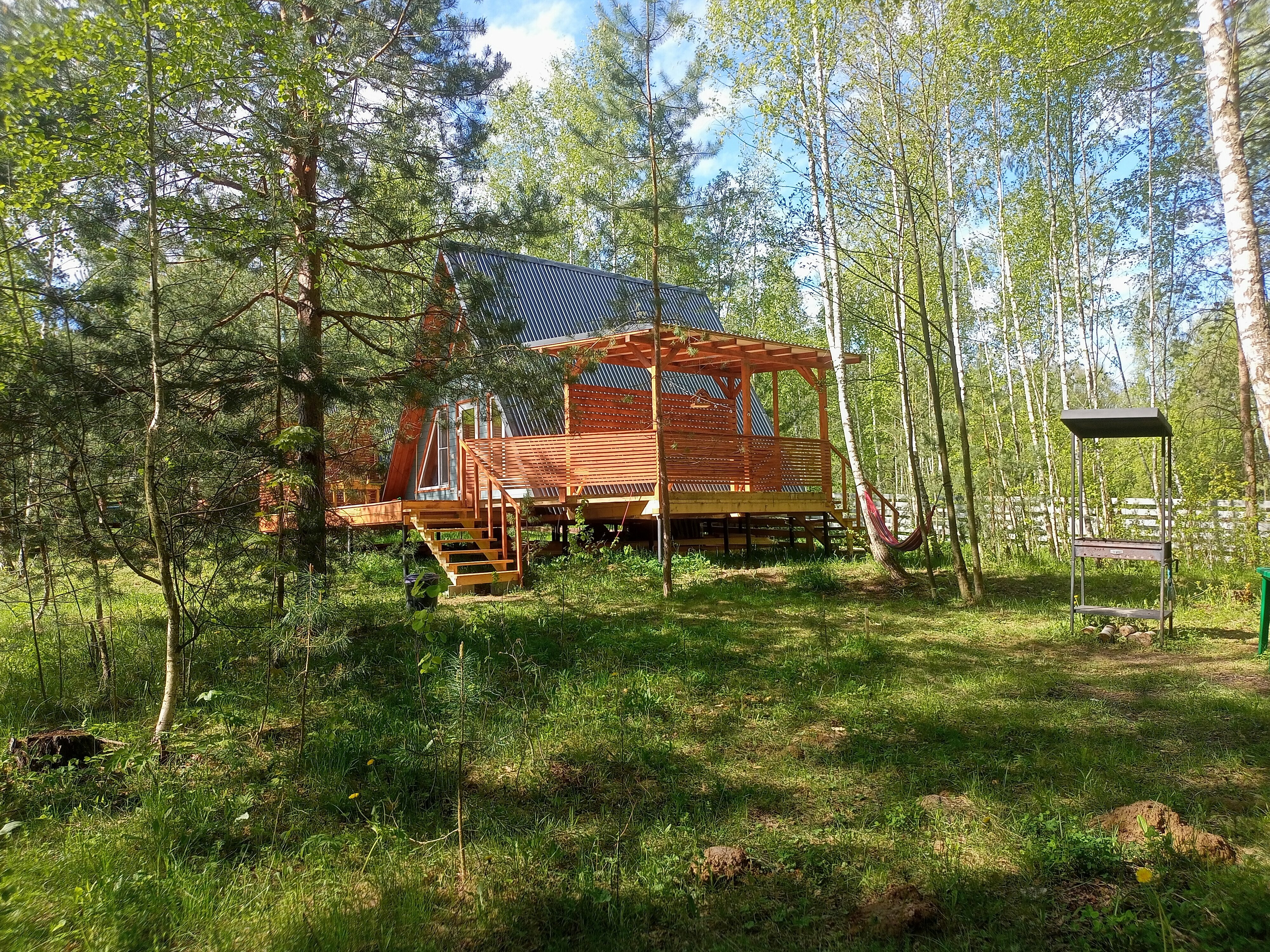 Дом с балконом