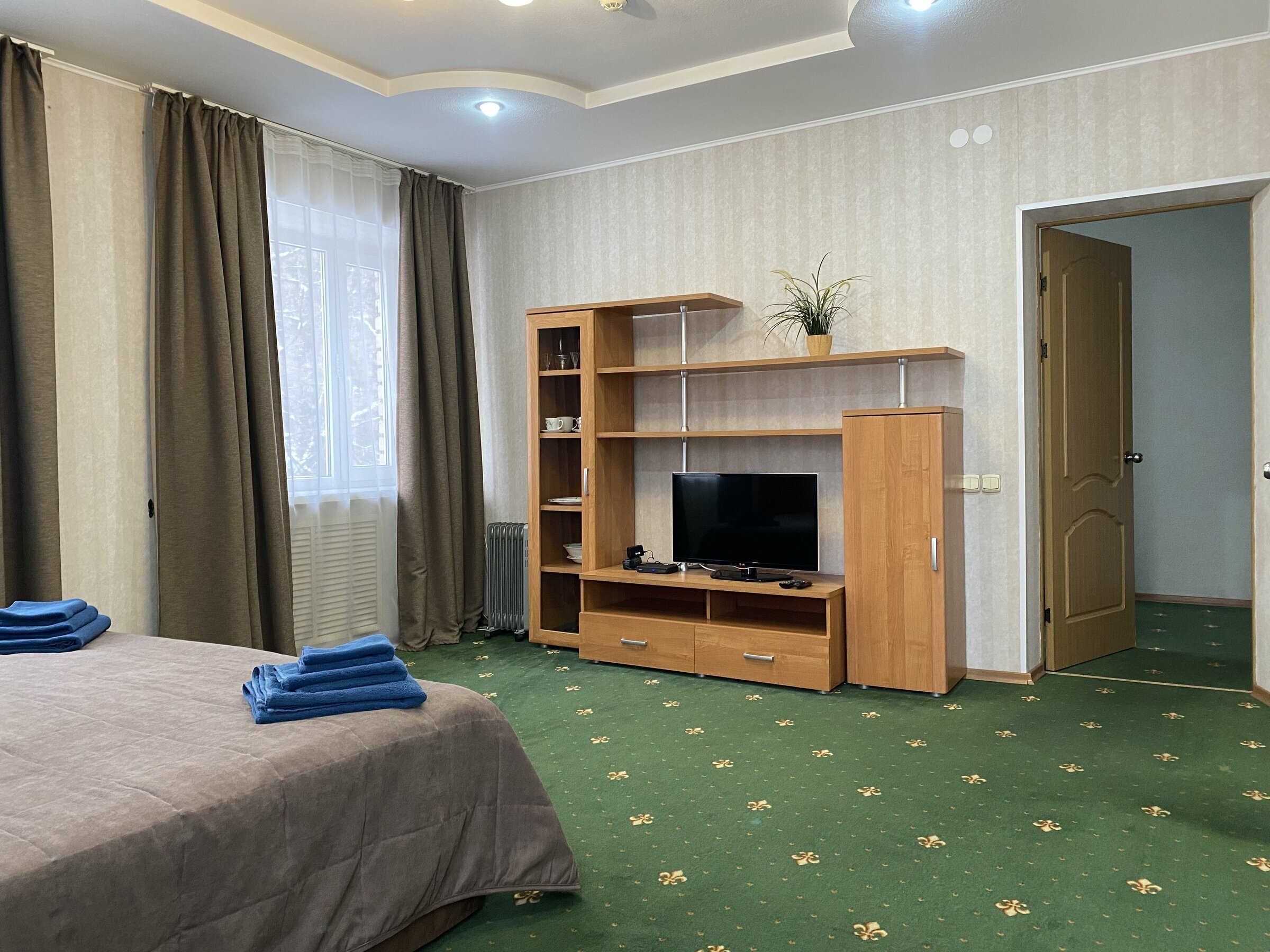 Cемейный номер с собственной ванной комнатой