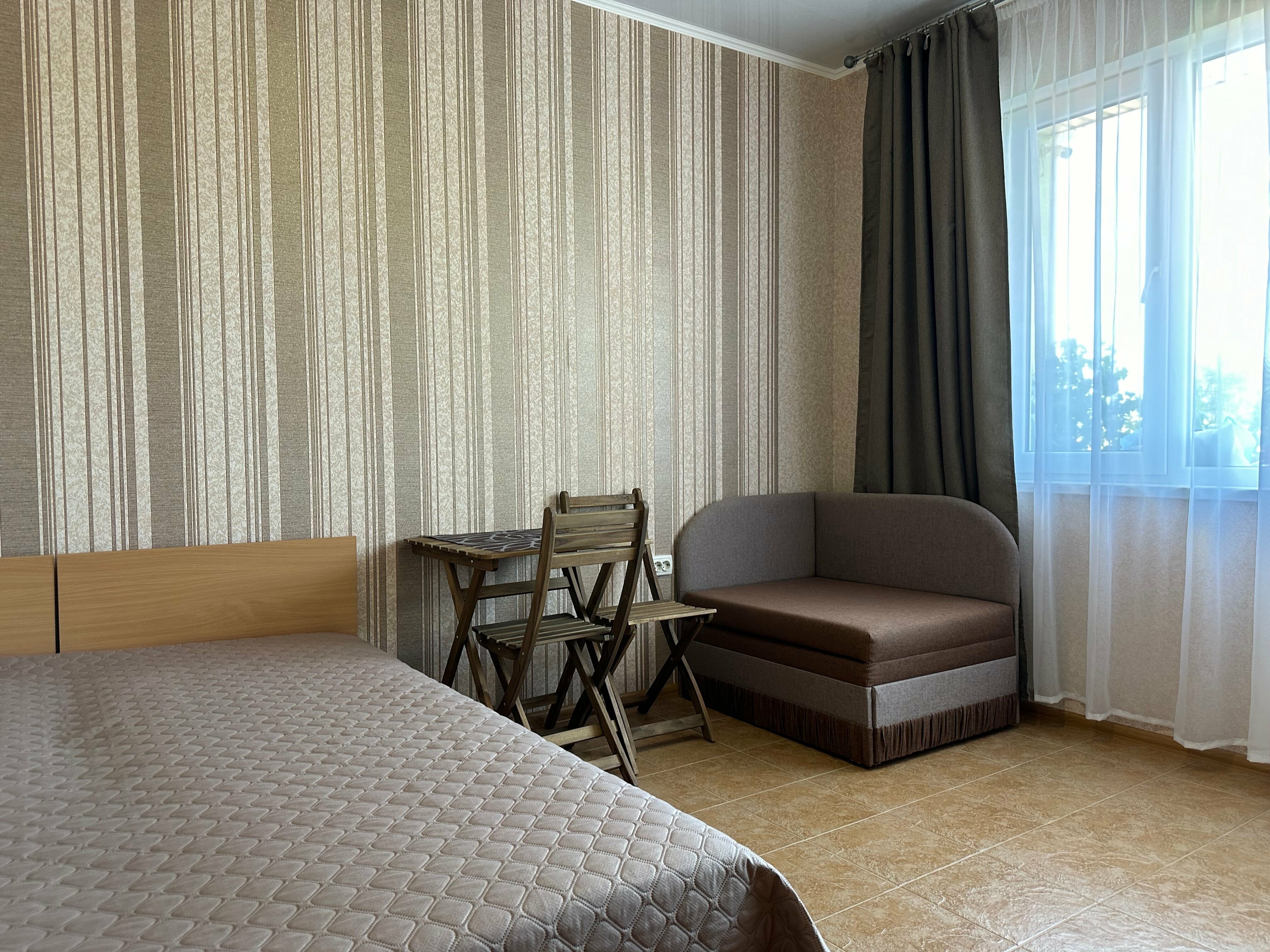 Стандартный 3-х местный номер с балконом и кухней в номере