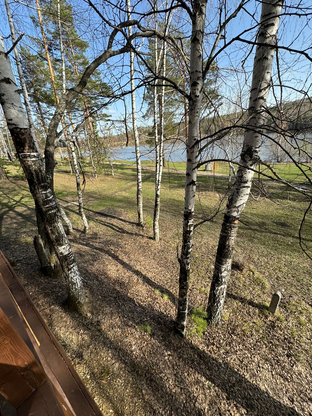 Домик 3 (двухместный номер с 1 кроватью с видом на озеро)