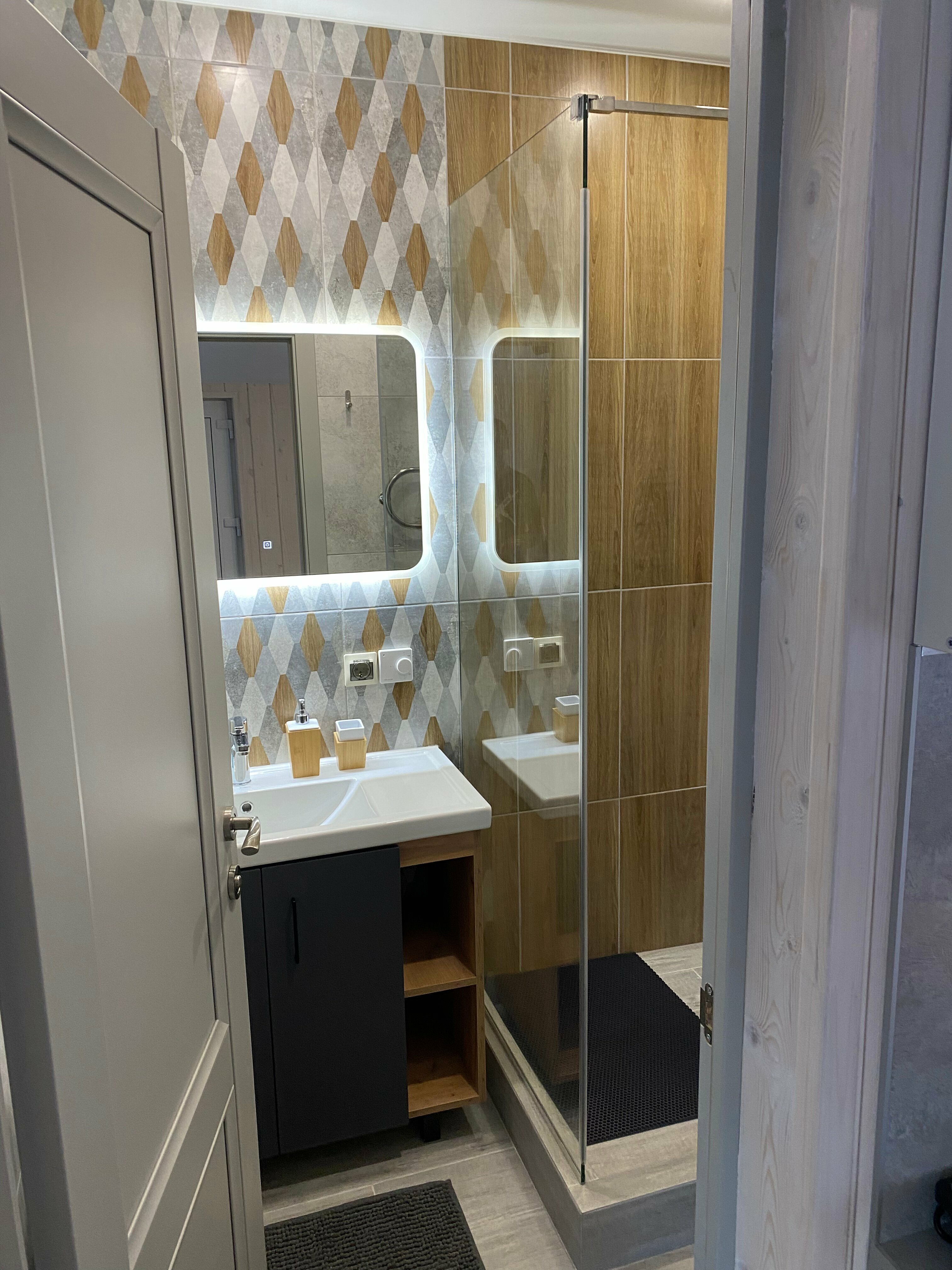 Четырехместный номер с душем