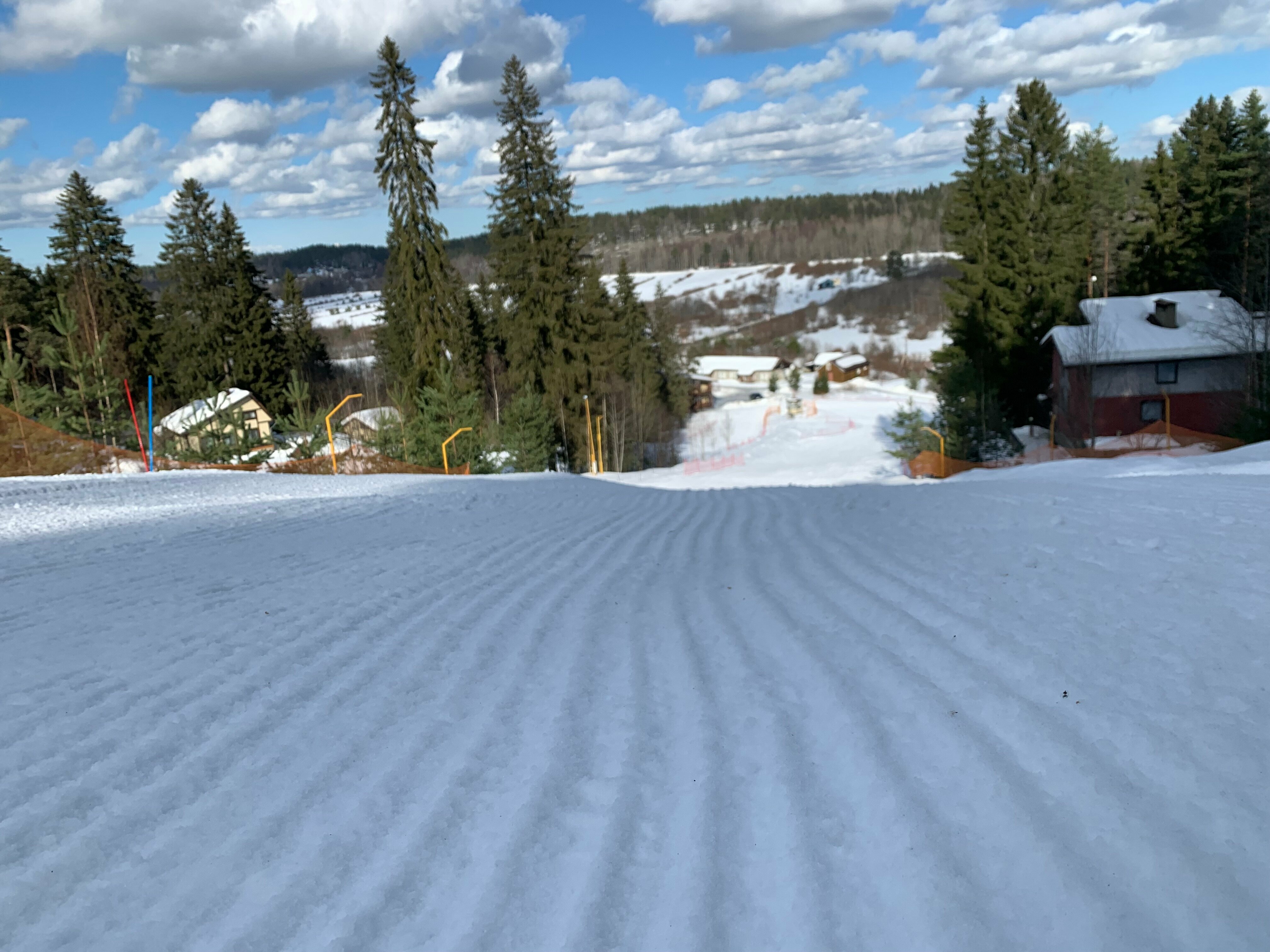 Двухместный номер с двуспальной кроватью и дополнительной кроватью