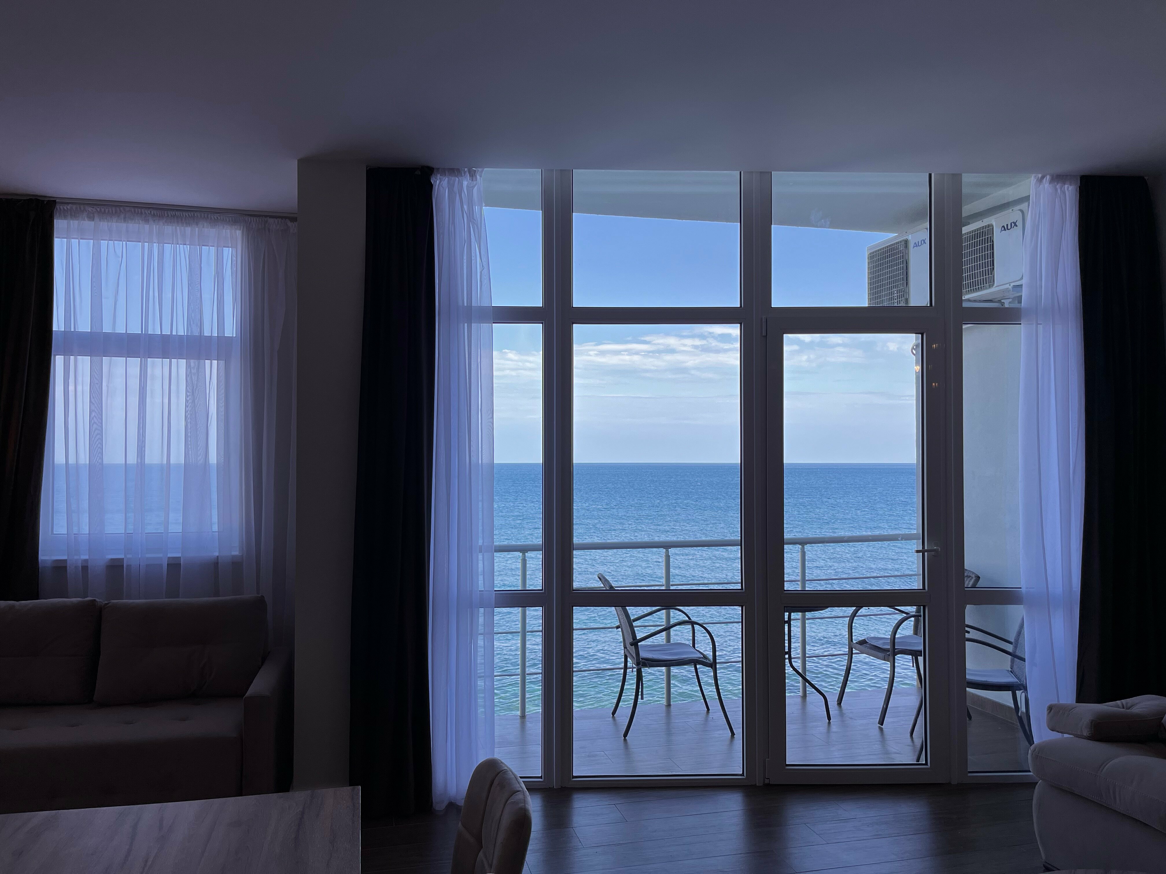 Люкс с кроватью размера «king-size» и видом на море