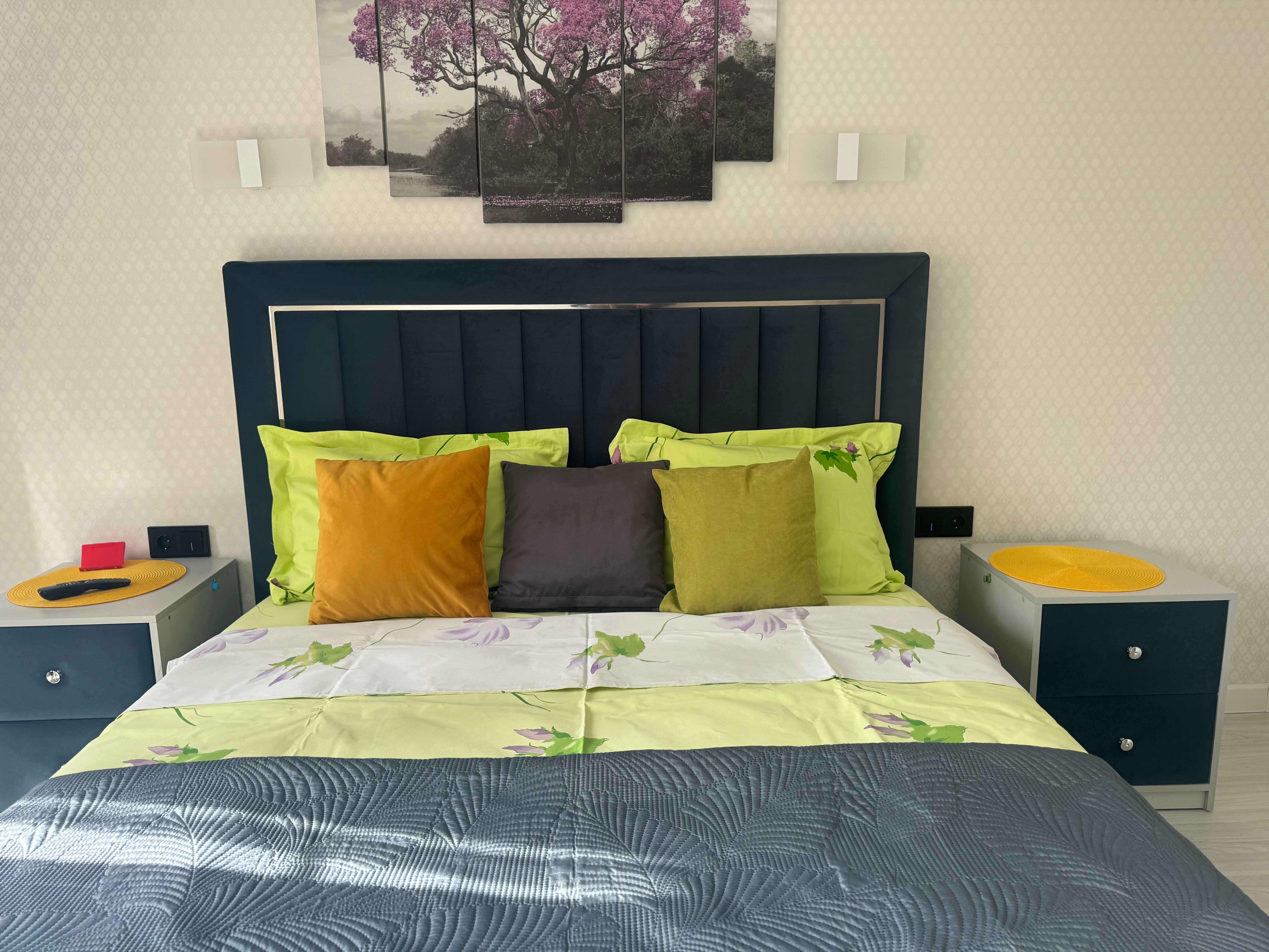 Трехместный номер с видом на горы