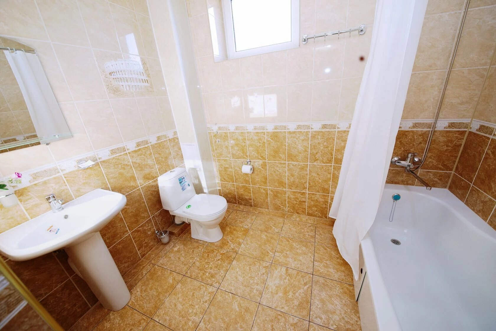 Трехместный номер с балконом