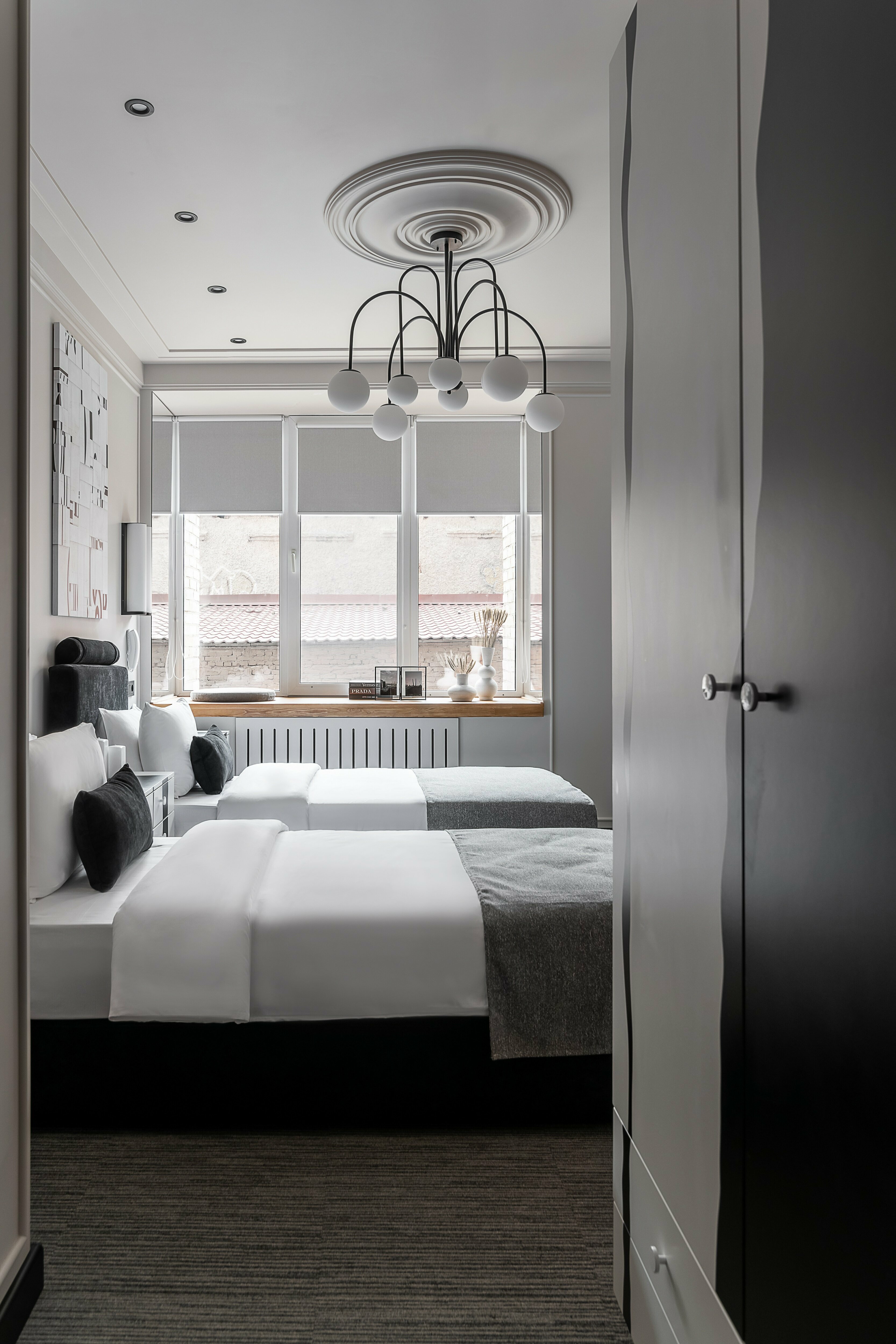 Просторный двухместный номер с 2 отдельными кроватями