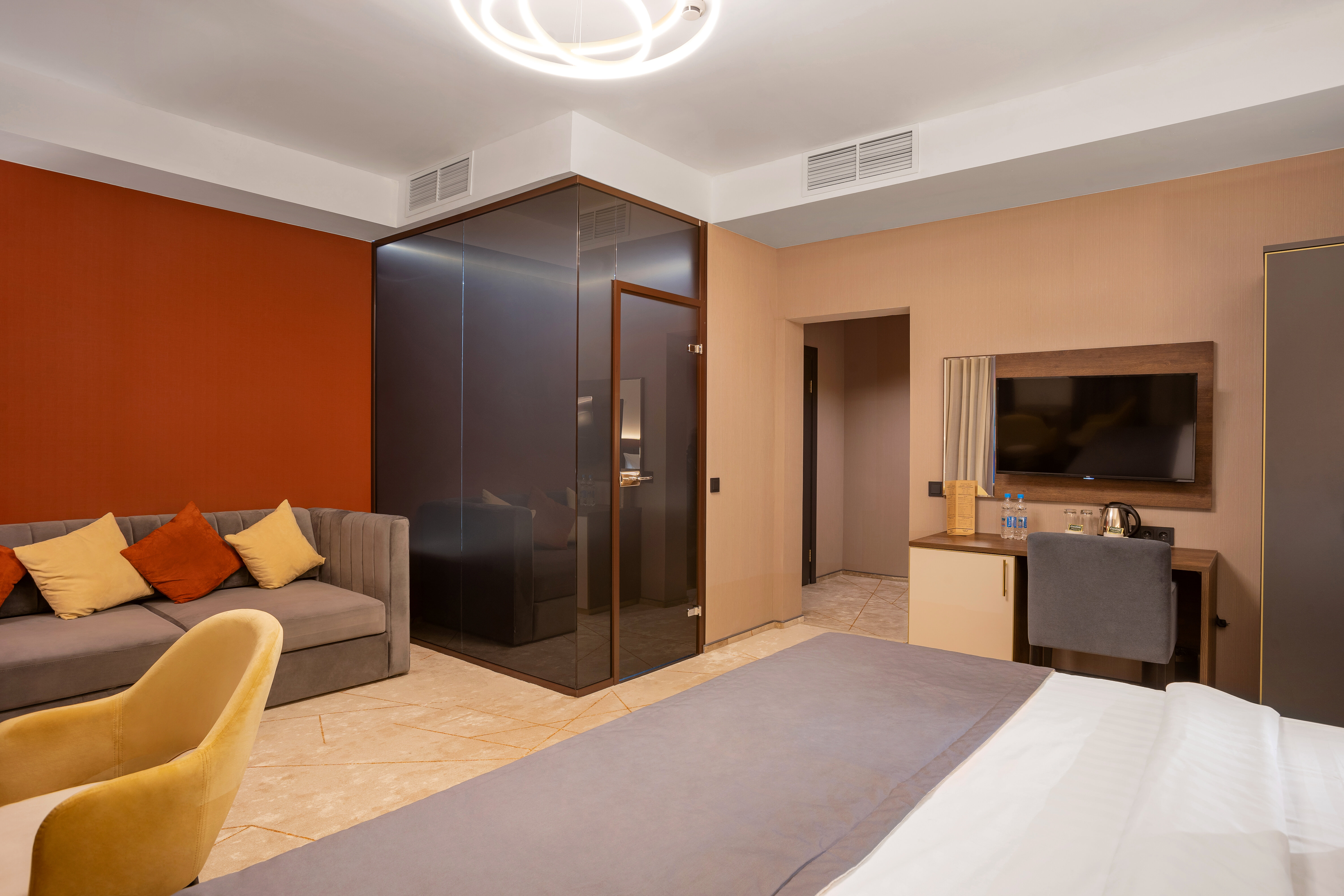 Cемейный номер с собственной ванной комнатой