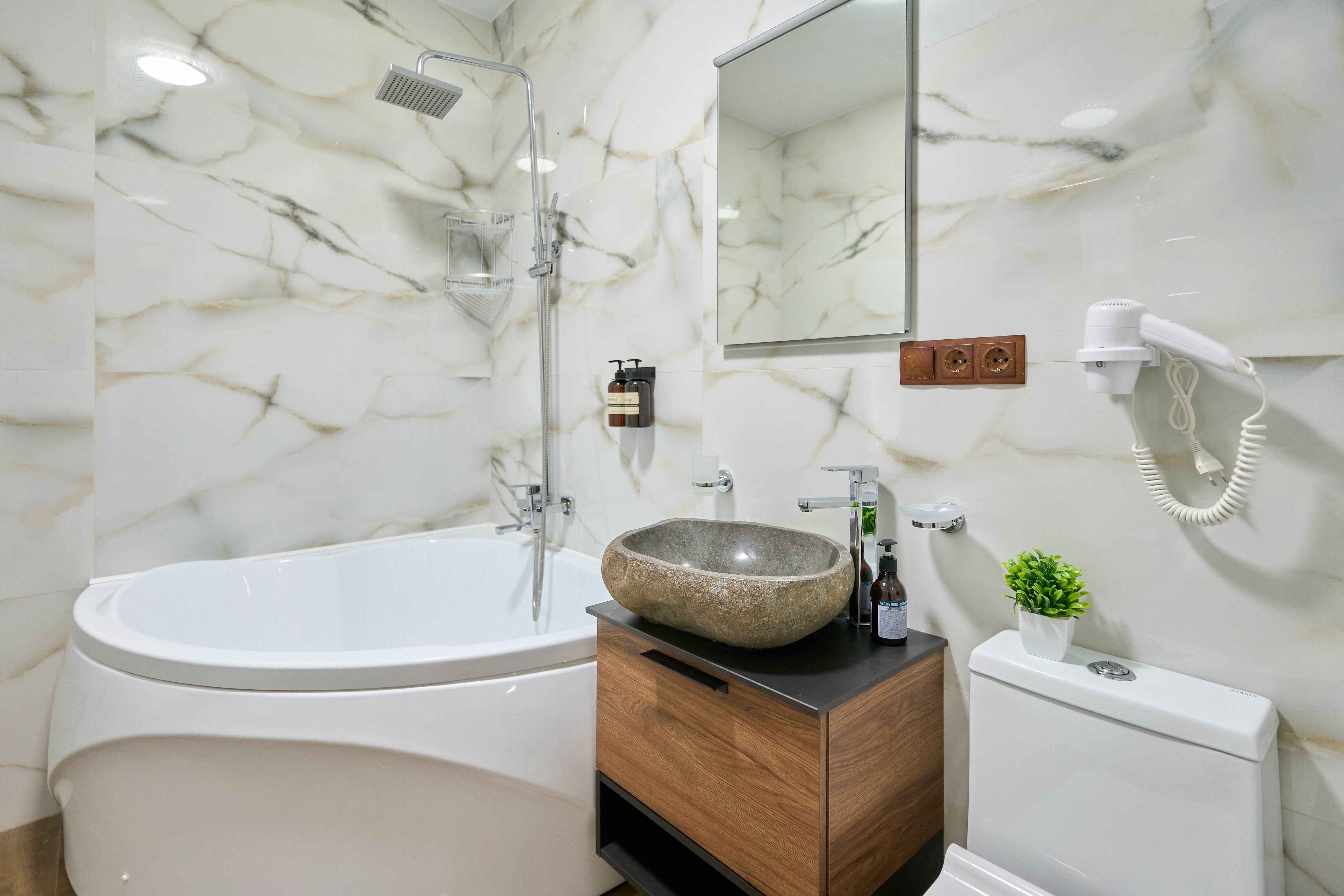 Полулюкс 2-х местный с двуспальным диваном-кроватью