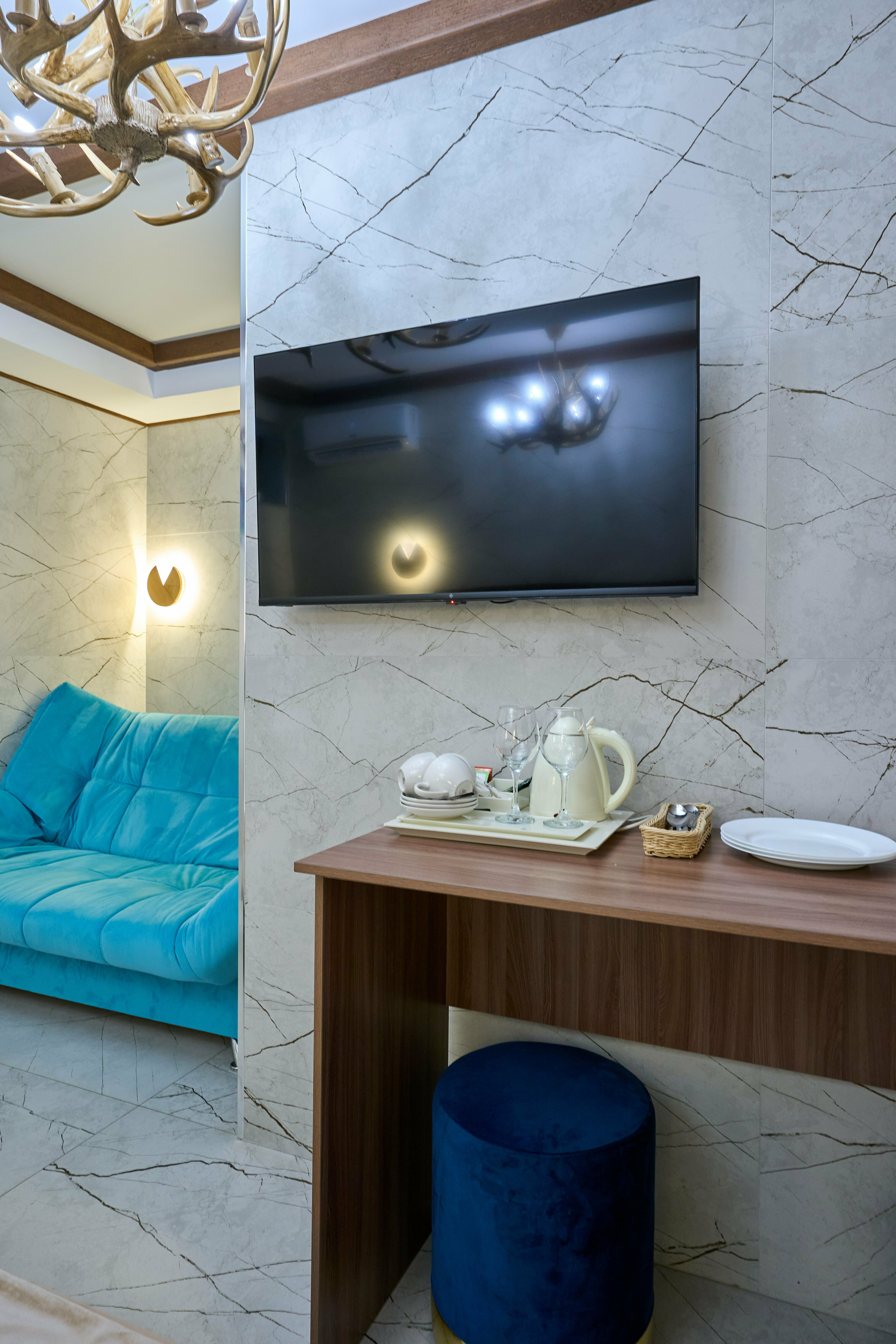 Бюджетный цокольный 3-х местный