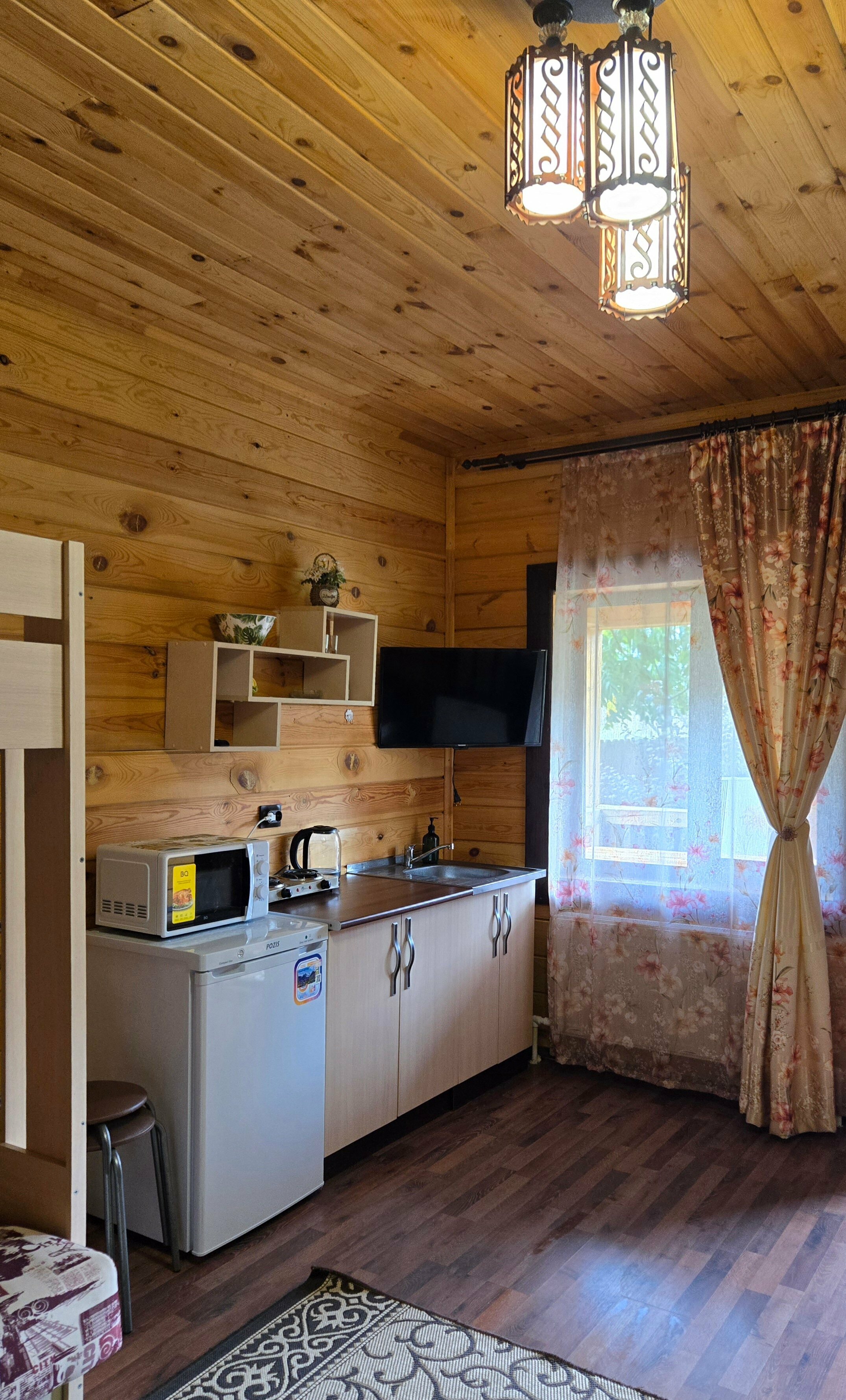 Четырехместный номер с видом на горы