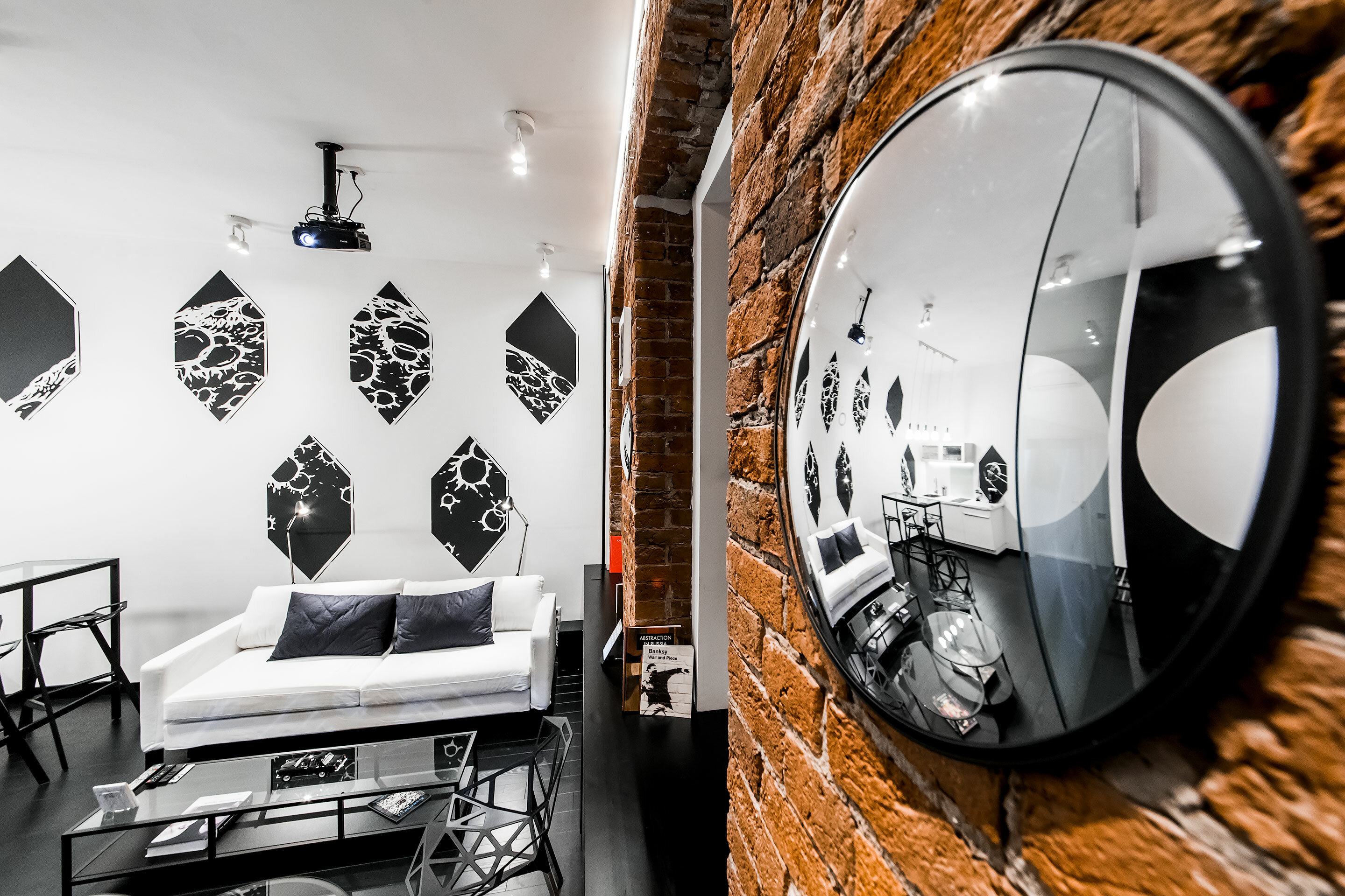 Номер-студия с кроватью размера «queen-size»