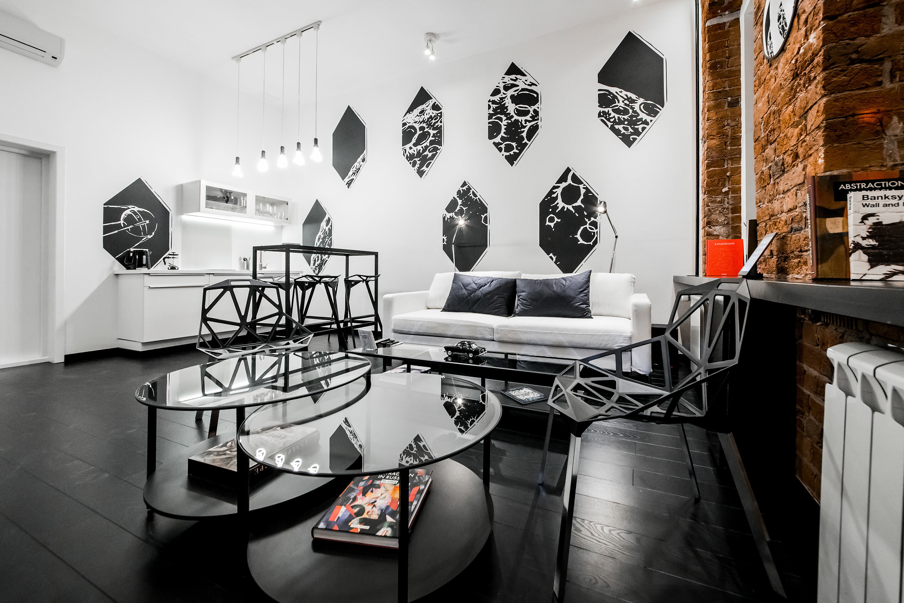 Номер-студия с кроватью размера «queen-size»