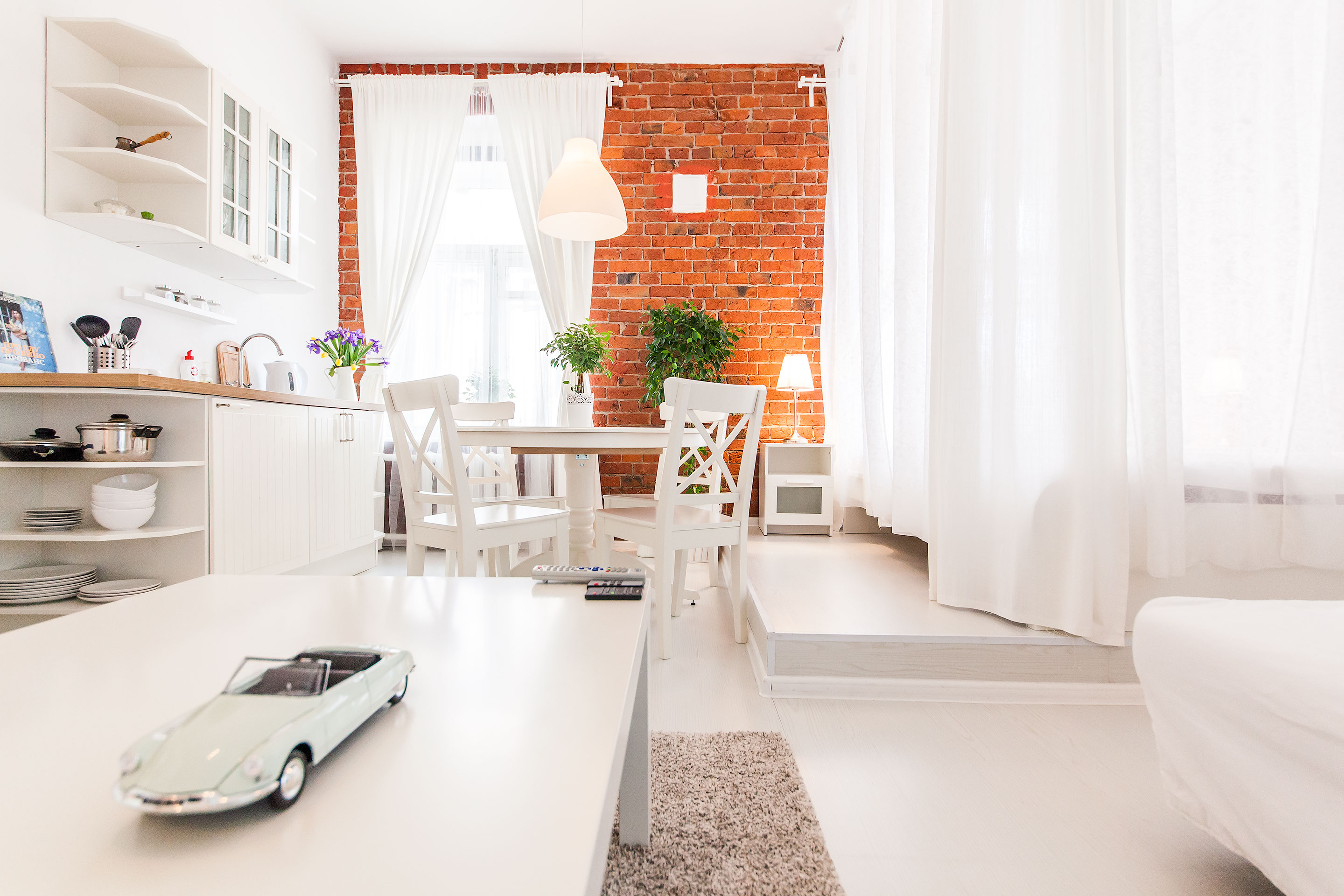 Номер-студия с кроватью размера «king-size»