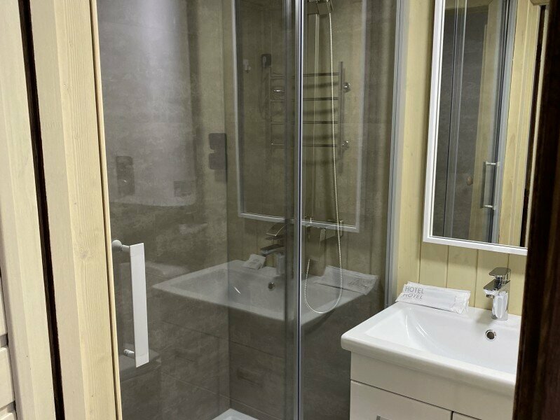 Четырехместный дом Сфера с терассой, чаном и мангальной зоной.