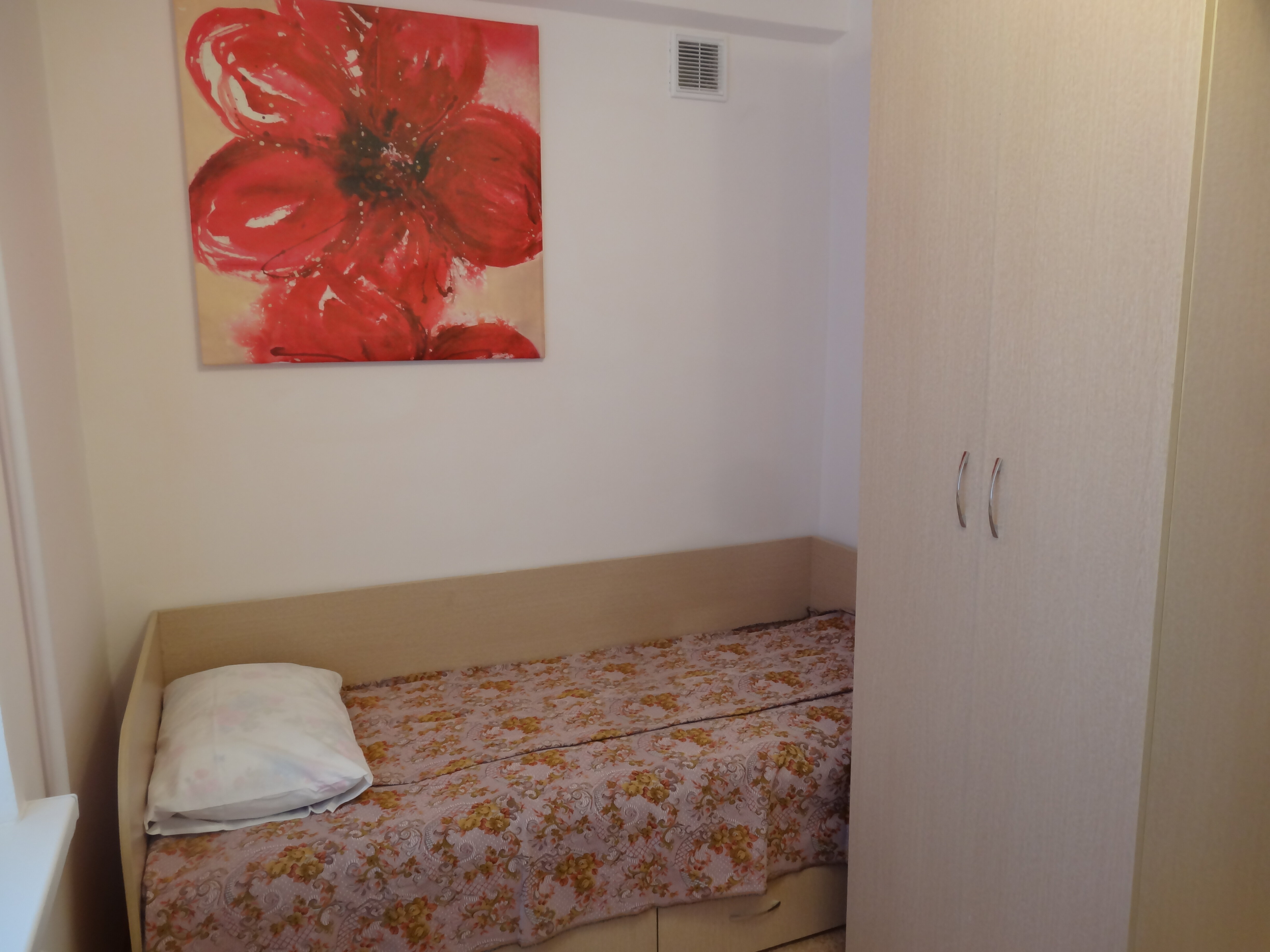 Одноместный номер с общим душем и туалетом