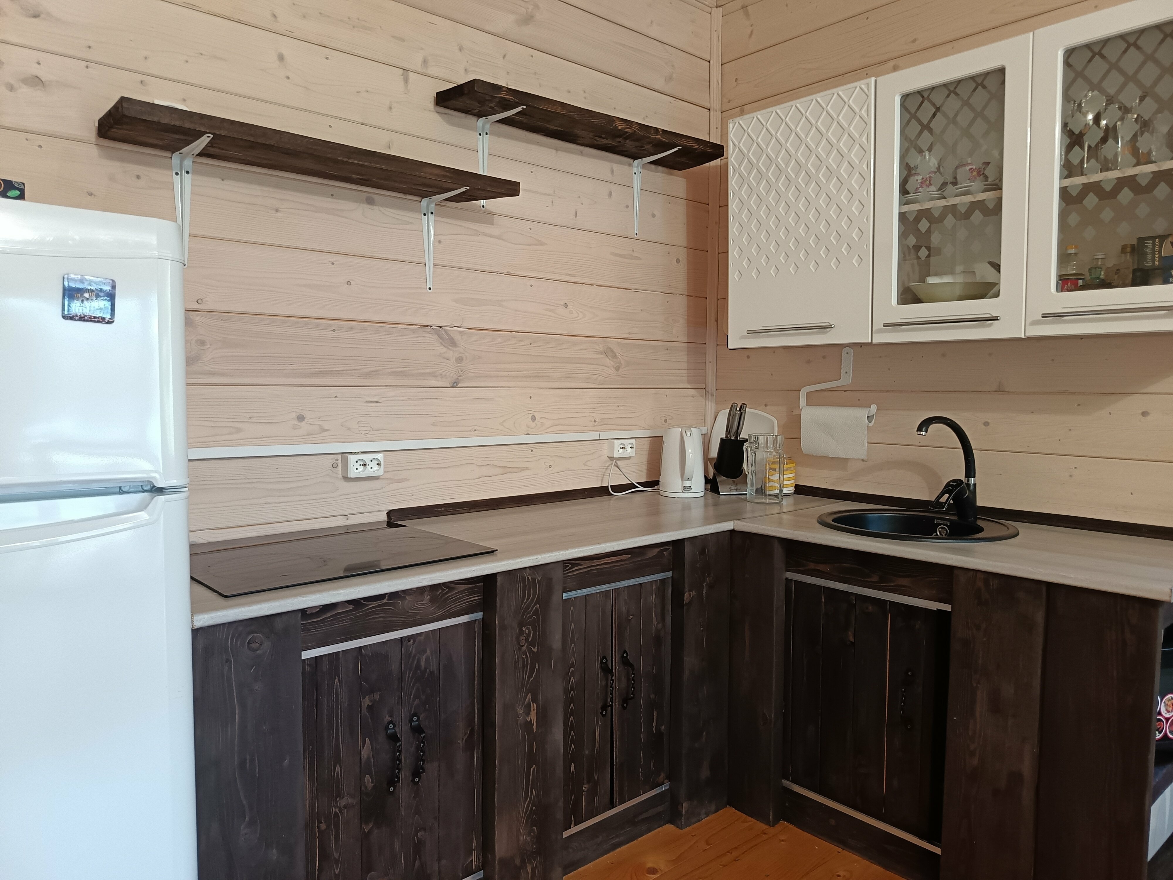 Семейный номер с видом на озеро