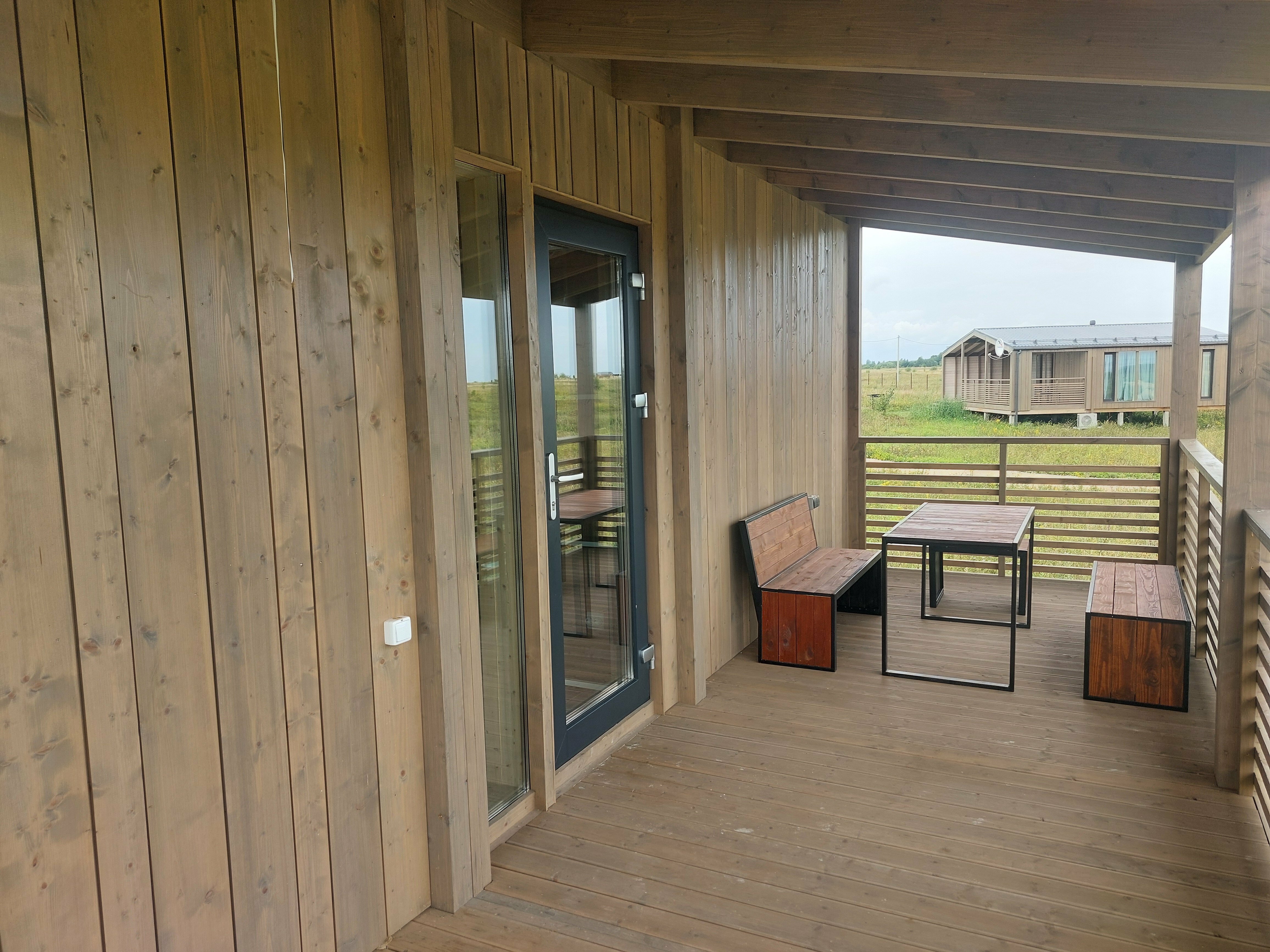 Дом с видом на озеро