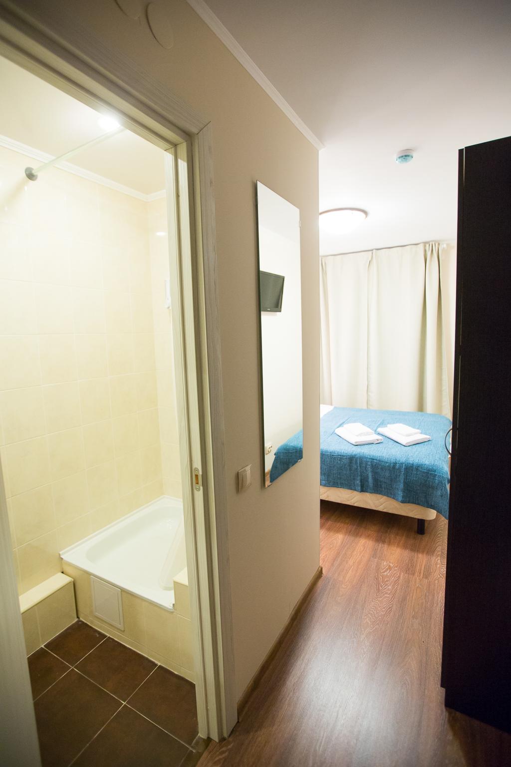 Номер стандарт с 1 двуспальной кроватью