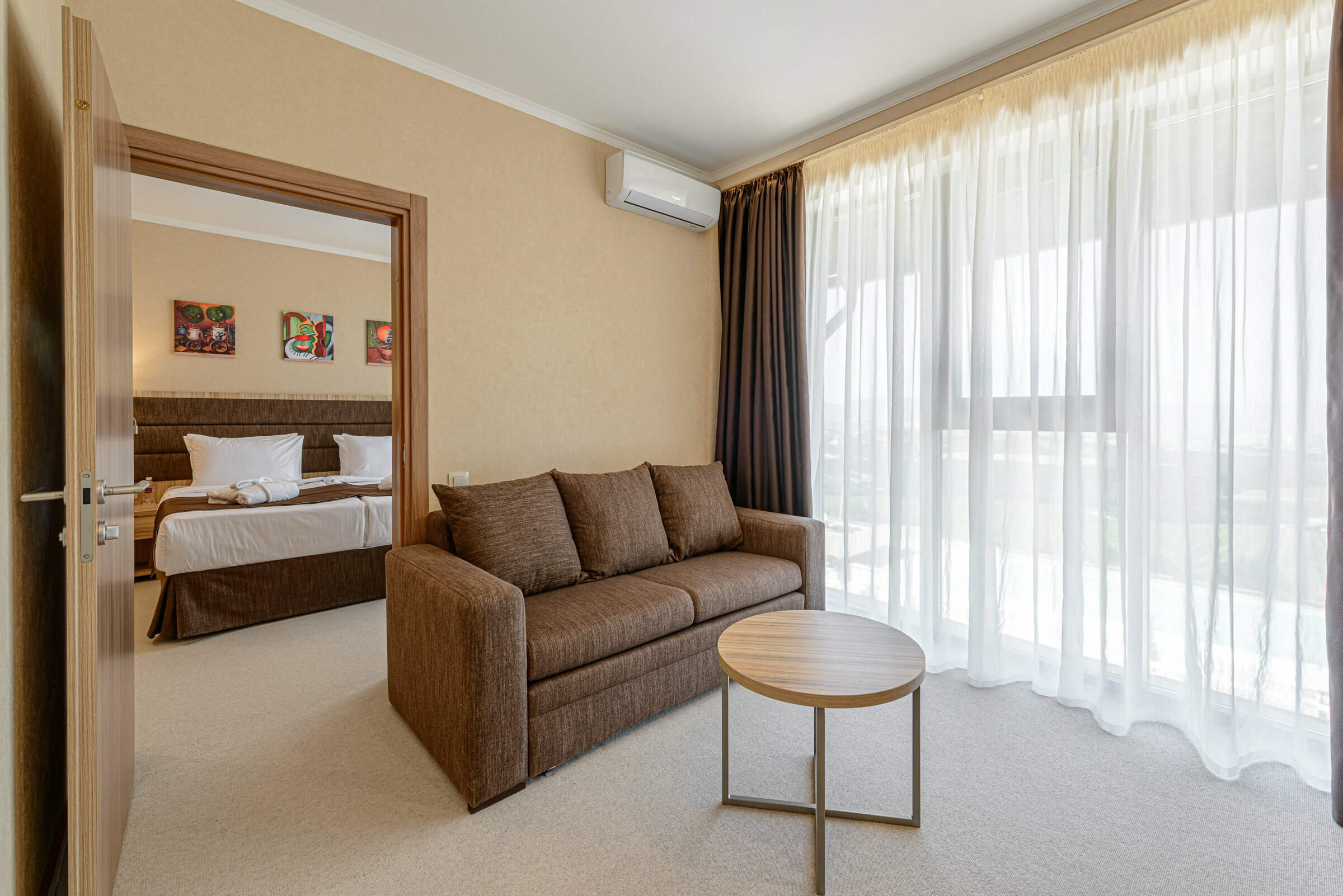 Семейный номер с видом на горы