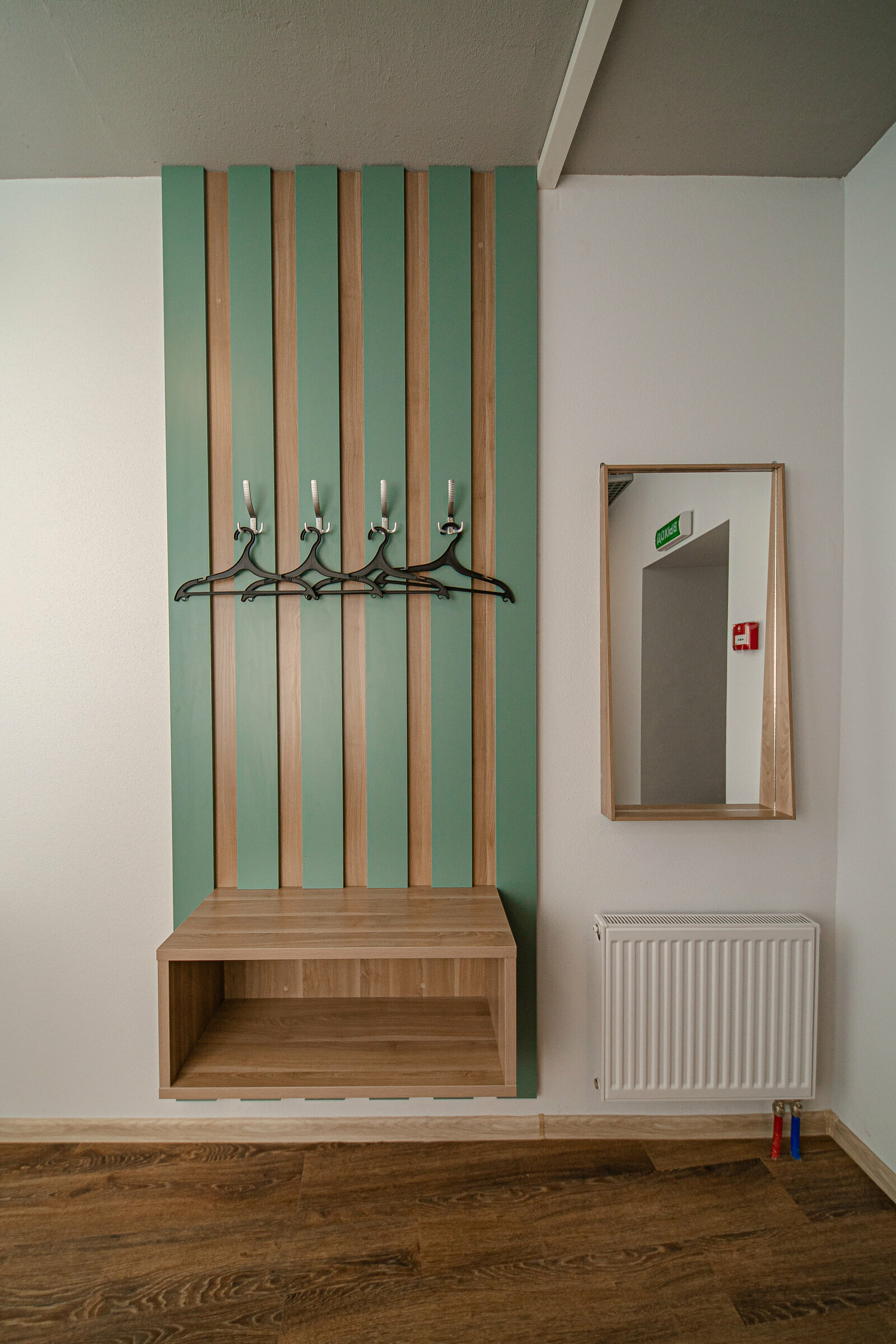 Небольшой двухместный номер с 2 отдельными кроватями