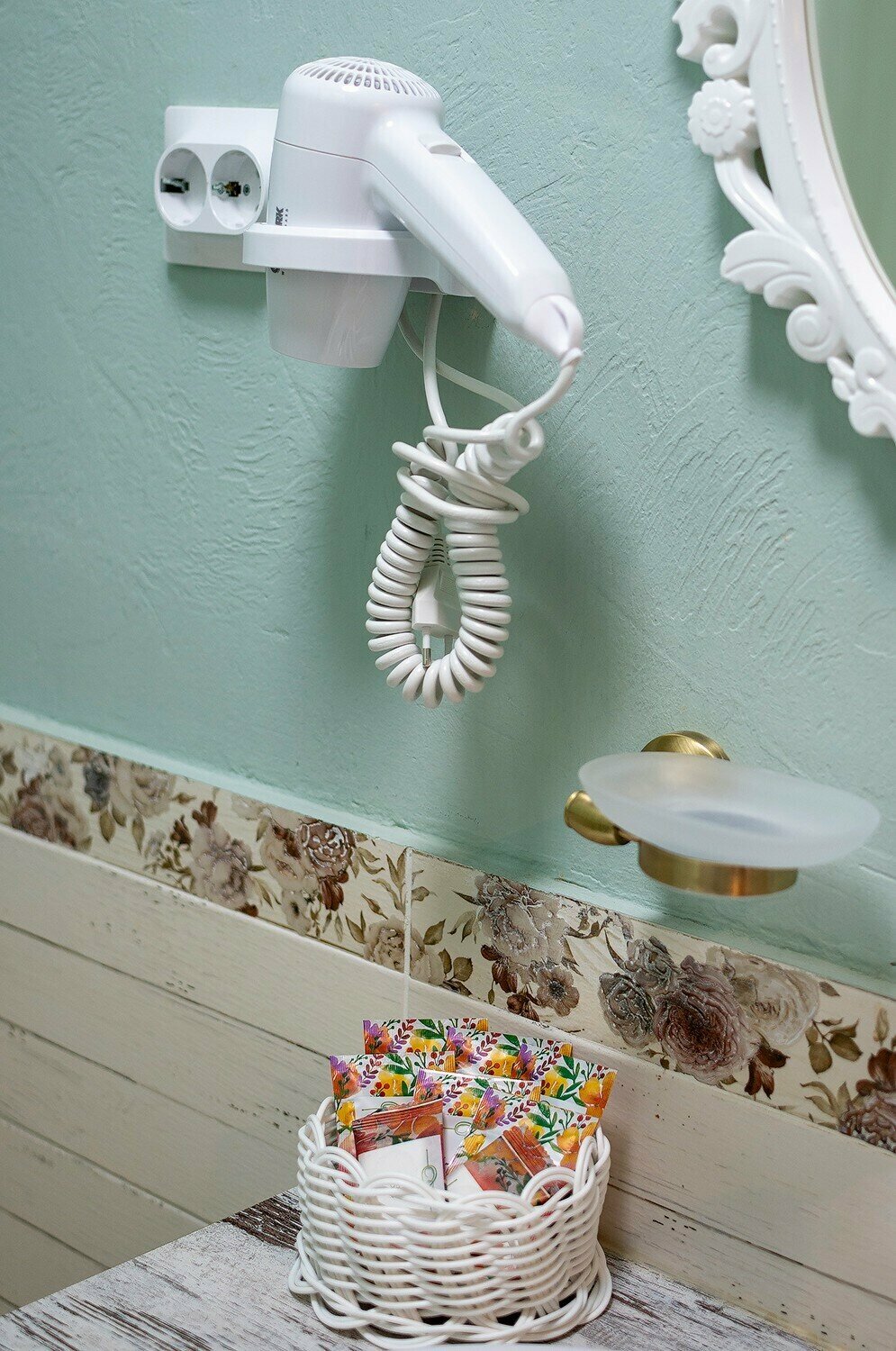 Номер Супериор двухместный с 1 кроватью или 2мя отдельными кроватями и видом на море и горы