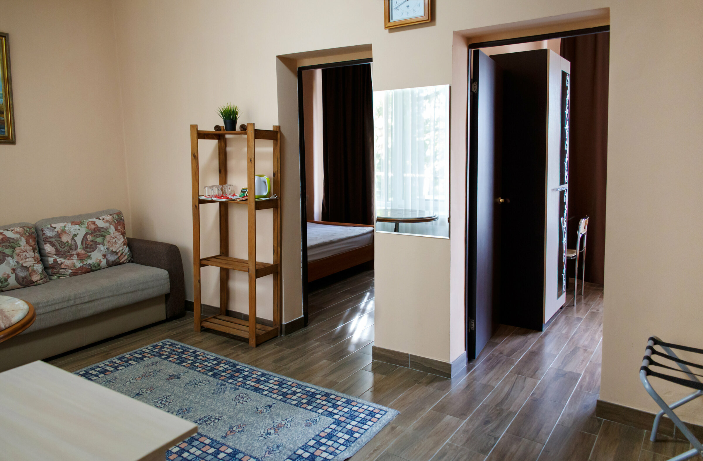 Семейный номер с видом на сад